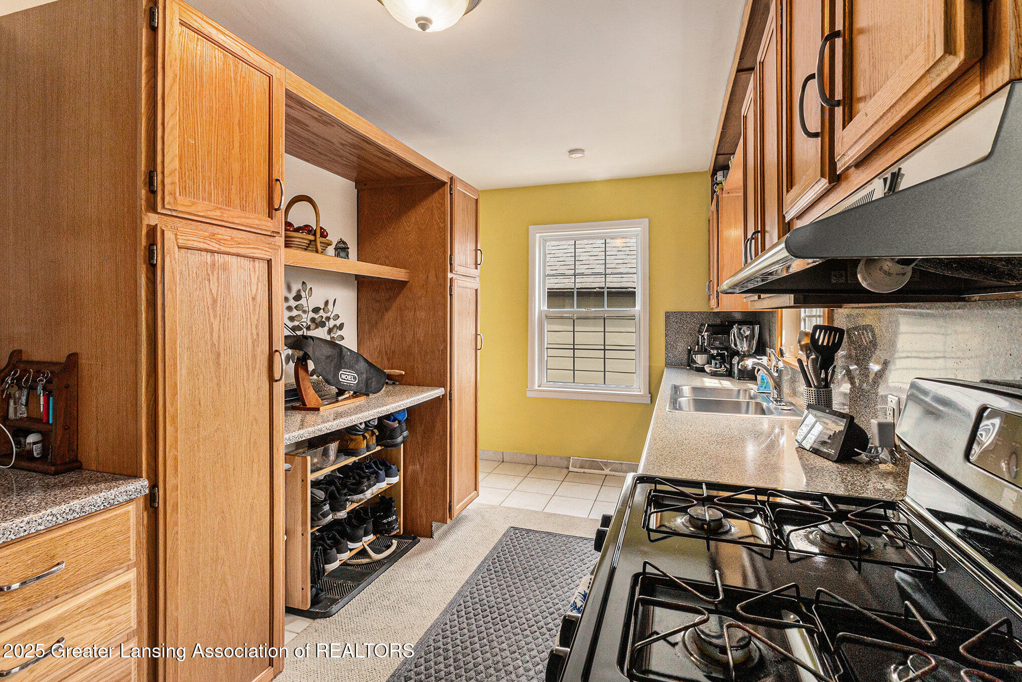 East Lansing, Michigan 48823, United States, 3 Bedrooms Bedrooms, ,1 BathroomBathrooms,Residential,Active,118220