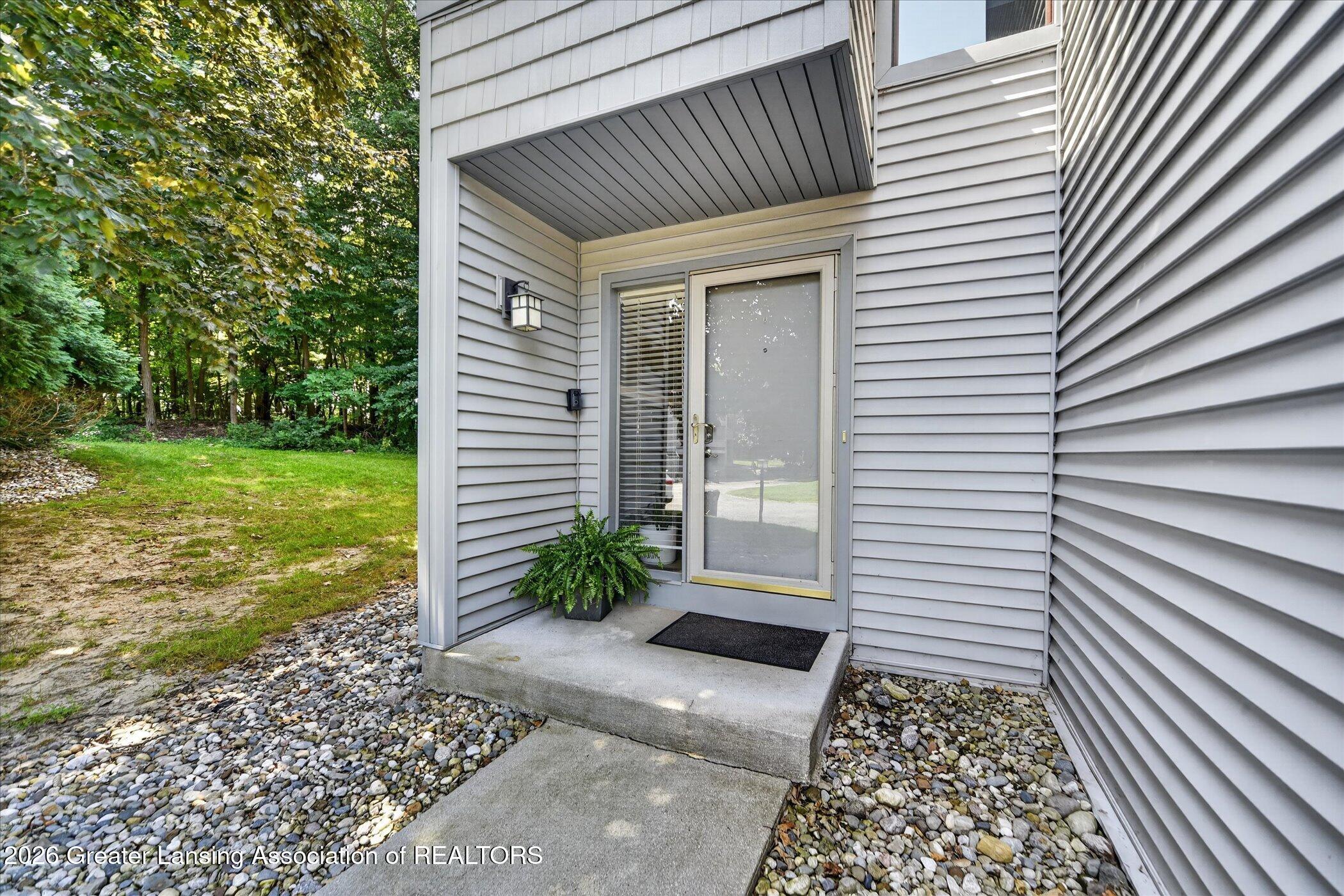3659 E Meadows Court