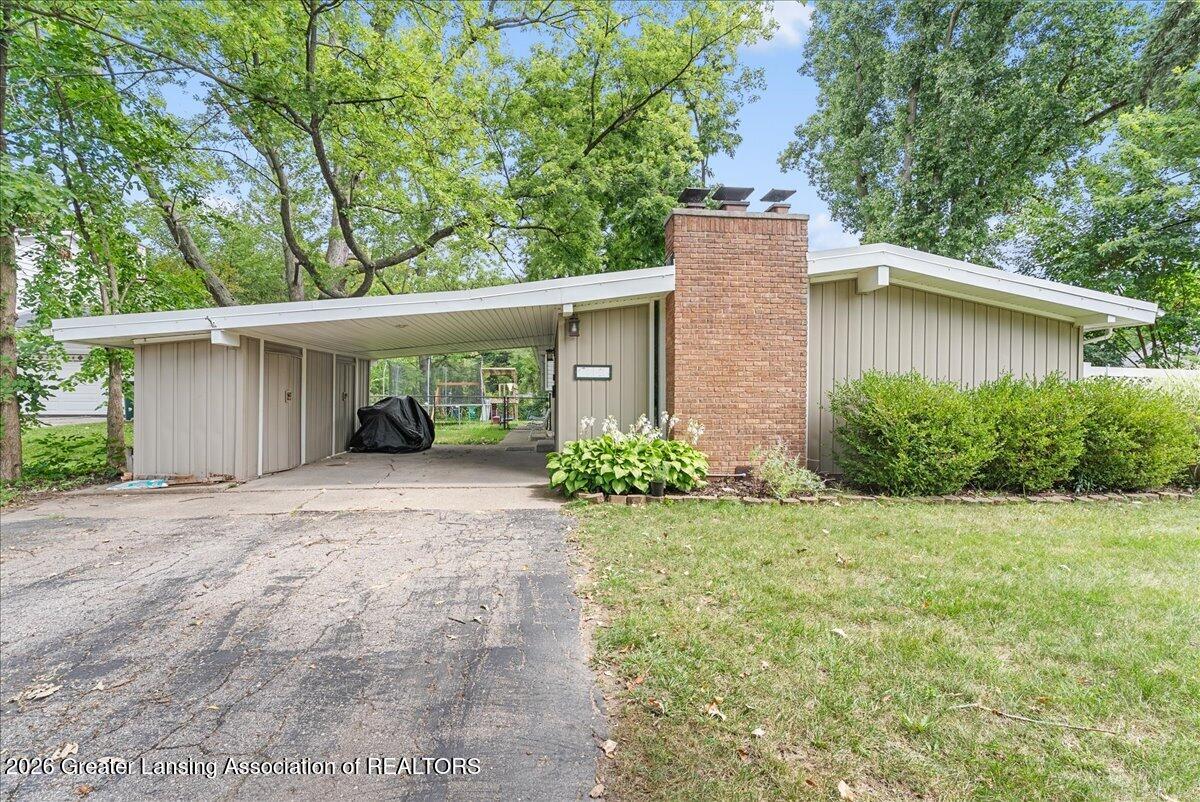 1028 N Hagadorn Road