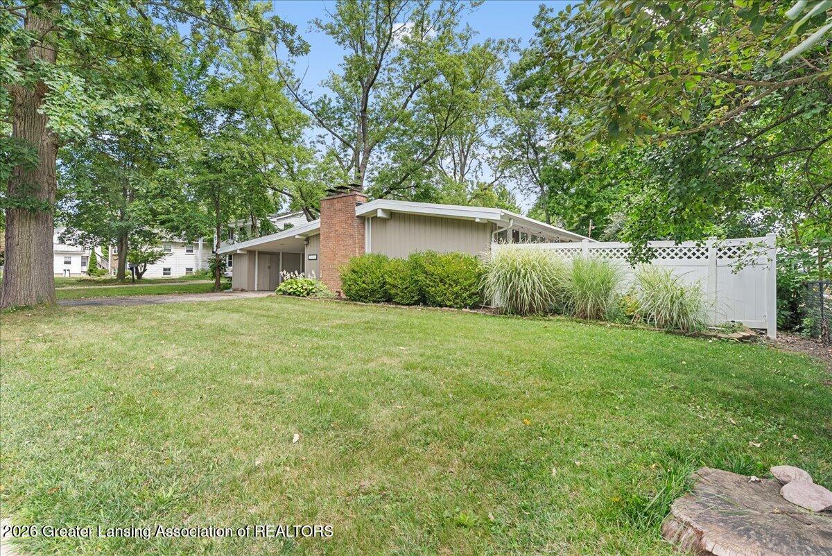 1028 N Hagadorn Road