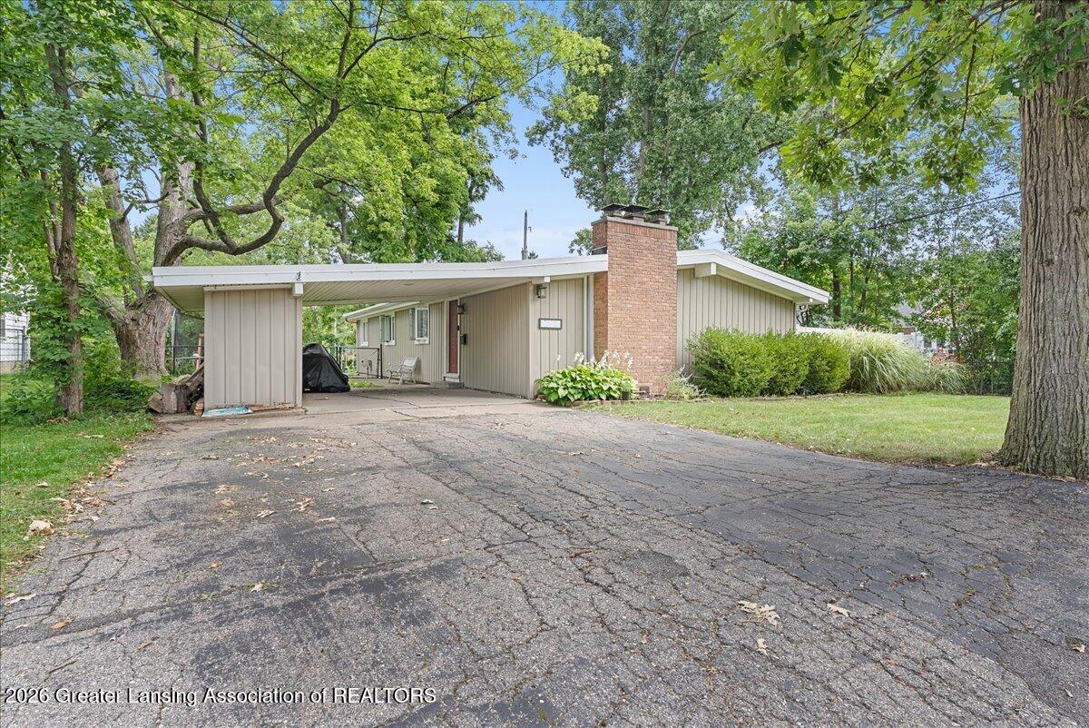 1028 N Hagadorn Road