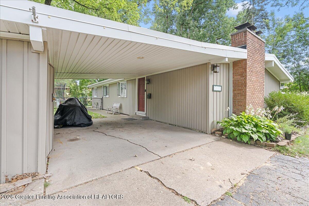 1028 N Hagadorn Road