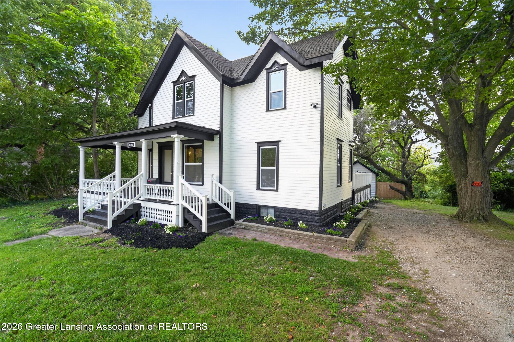 2405 N Grand River Avenue