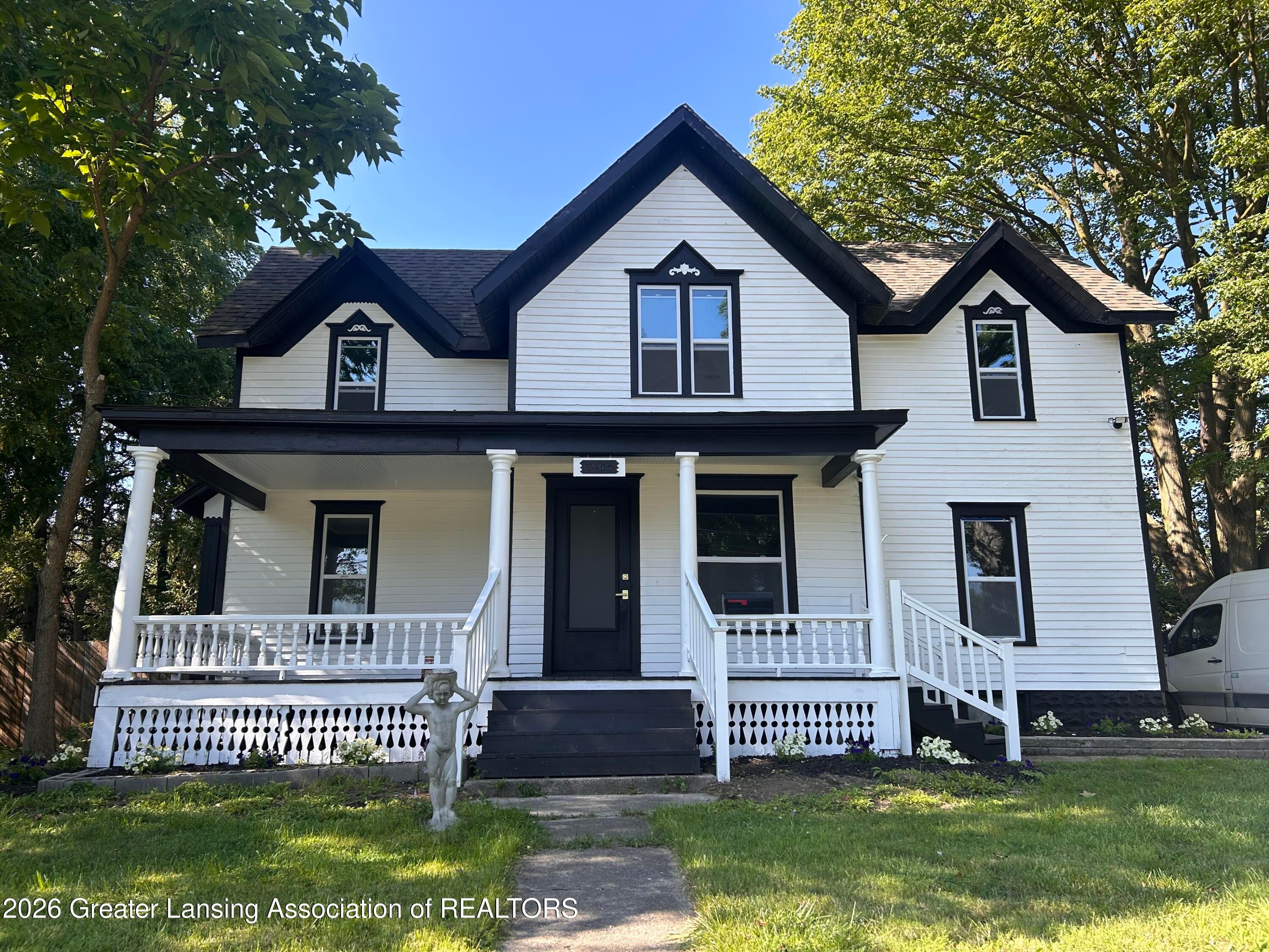 2405 N Grand River Avenue