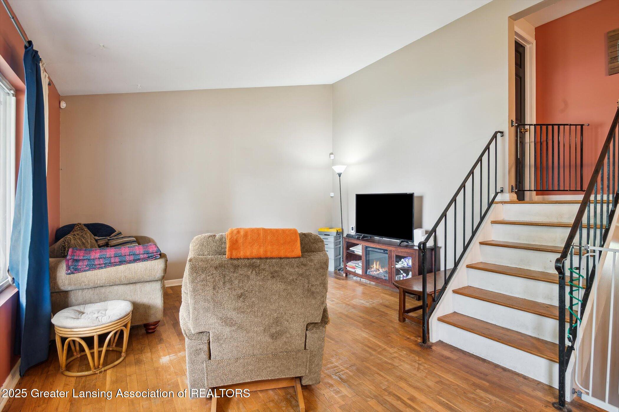 Lansing, Michigan 48910, United States, 3 Bedrooms Bedrooms, ,1 BathroomBathrooms,Residential,Pending,139737