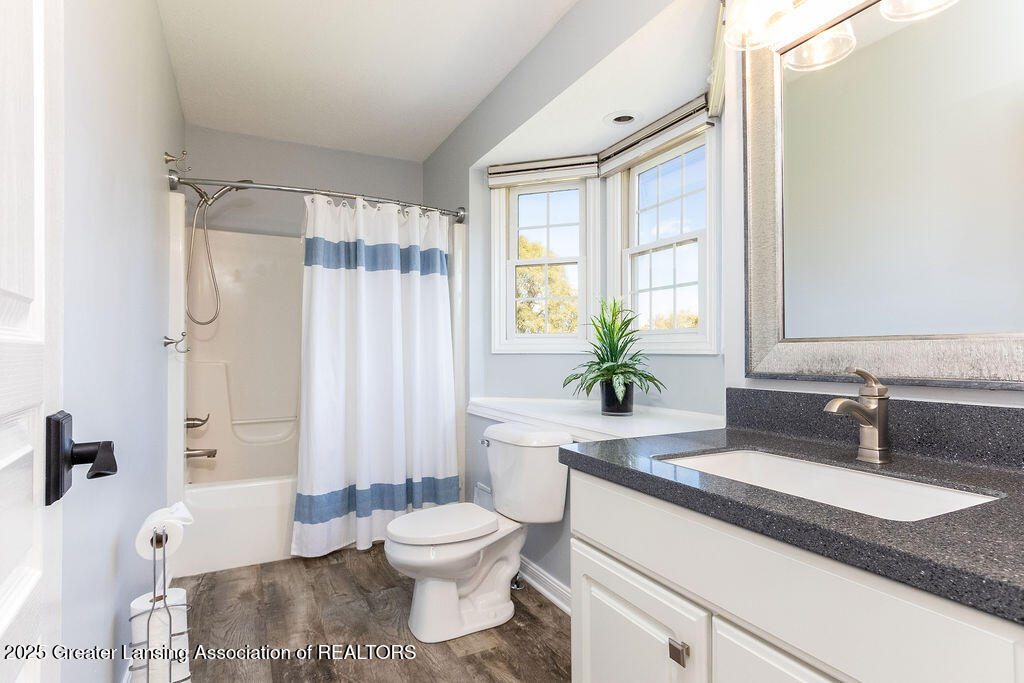 Okemos, Michigan, 48864, United States, 4 Bedrooms Bedrooms, ,5 BathroomsBathrooms,Residential,Active,2052074