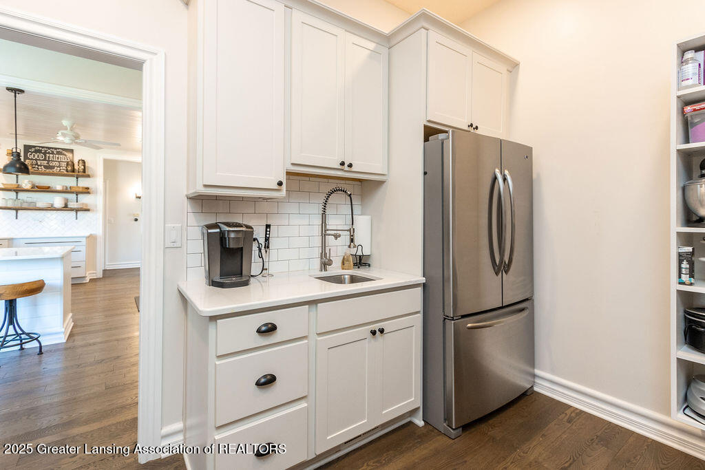 Okemos, Michigan, 48864, United States, 4 Bedrooms Bedrooms, ,5 BathroomsBathrooms,Residential,Active,2052074