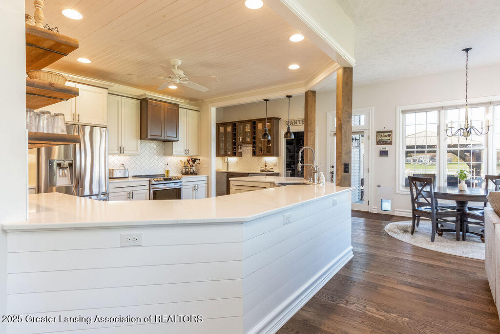 Okemos, Michigan, 48864, United States, 4 Bedrooms Bedrooms, ,5 BathroomsBathrooms,Residential,Active,2052074