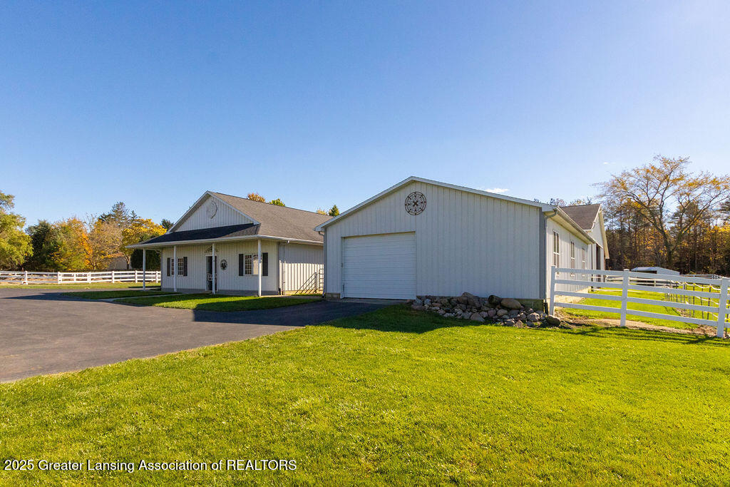 Okemos, Michigan, 48864, United States, 4 Bedrooms Bedrooms, ,5 BathroomsBathrooms,Residential,Active,2052074