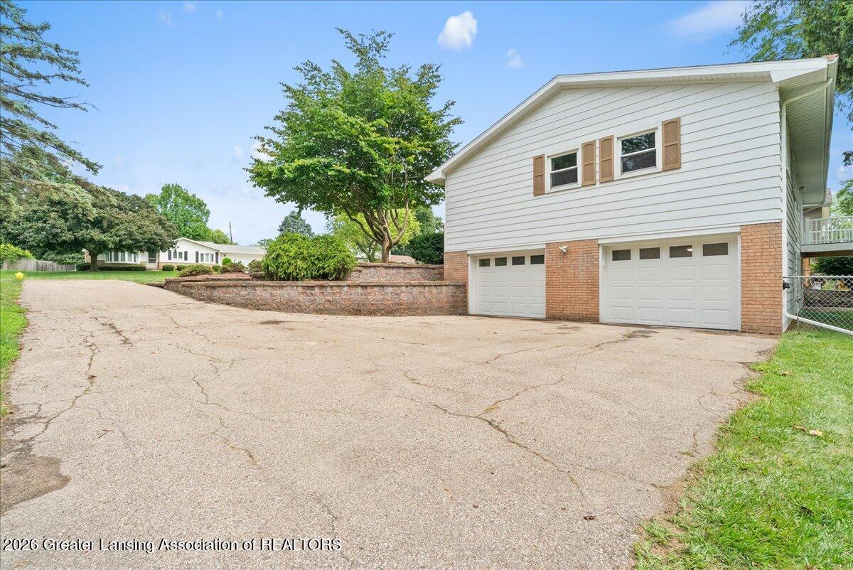 6635 Picketts Way