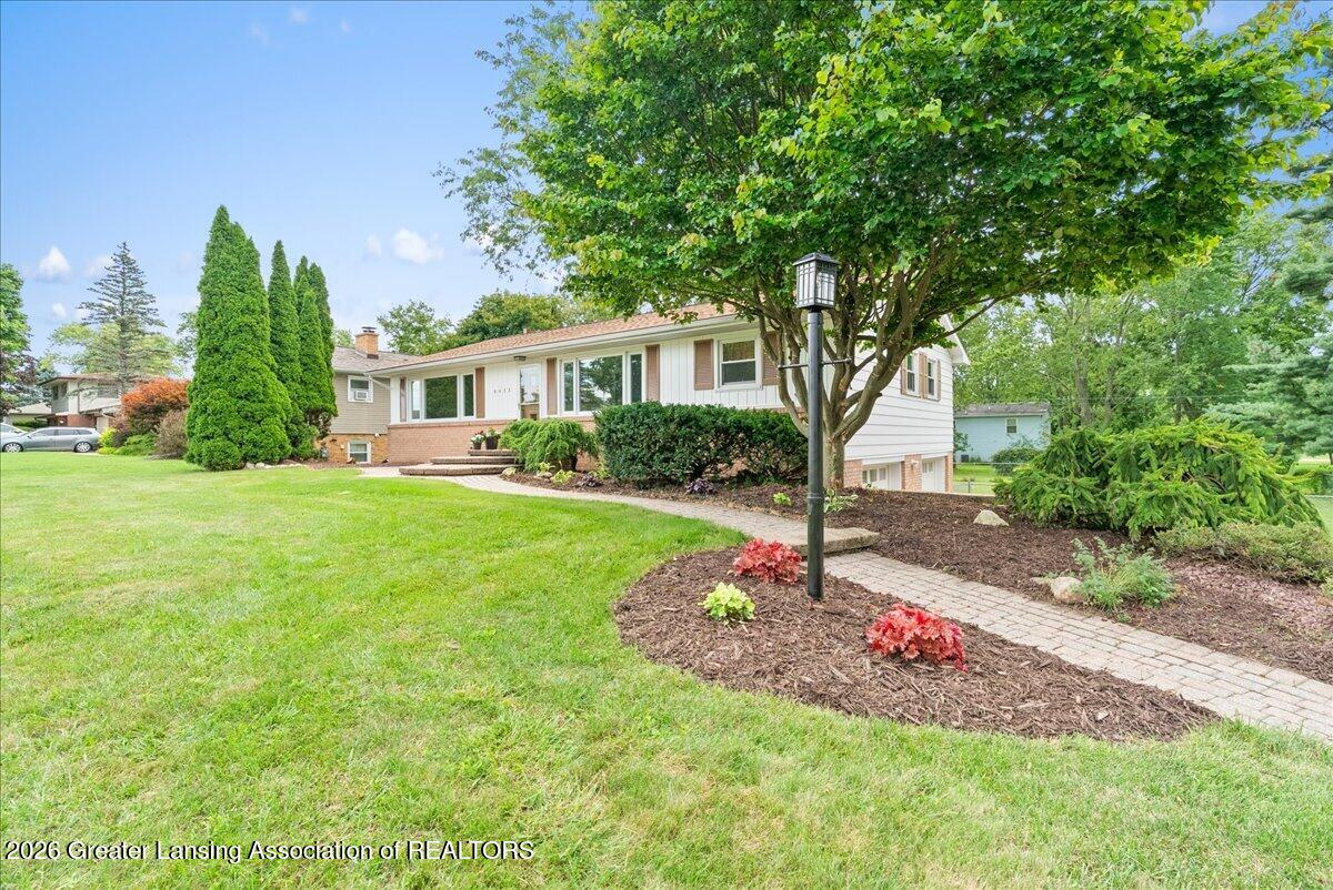 6635 Picketts Way