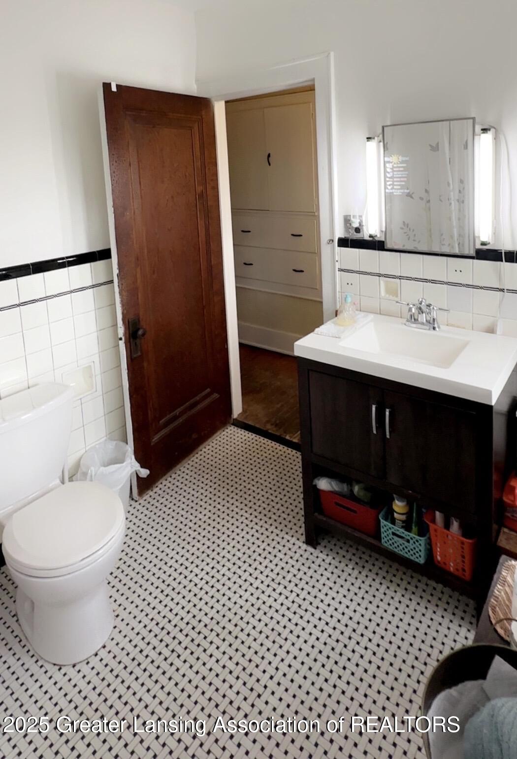 Lansing, Michigan 48915, United States, 3 Bedrooms Bedrooms, ,1 BathroomBathrooms,Residential,Coming Soon,224264