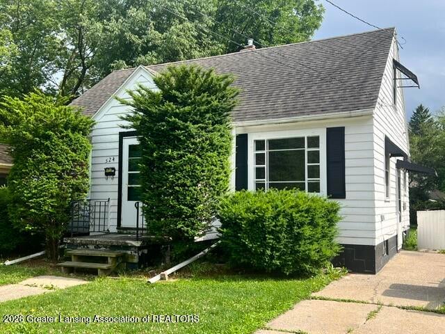Photo 1 of 18 — 524 Lincoln Avenue, Lansing, MI 48910