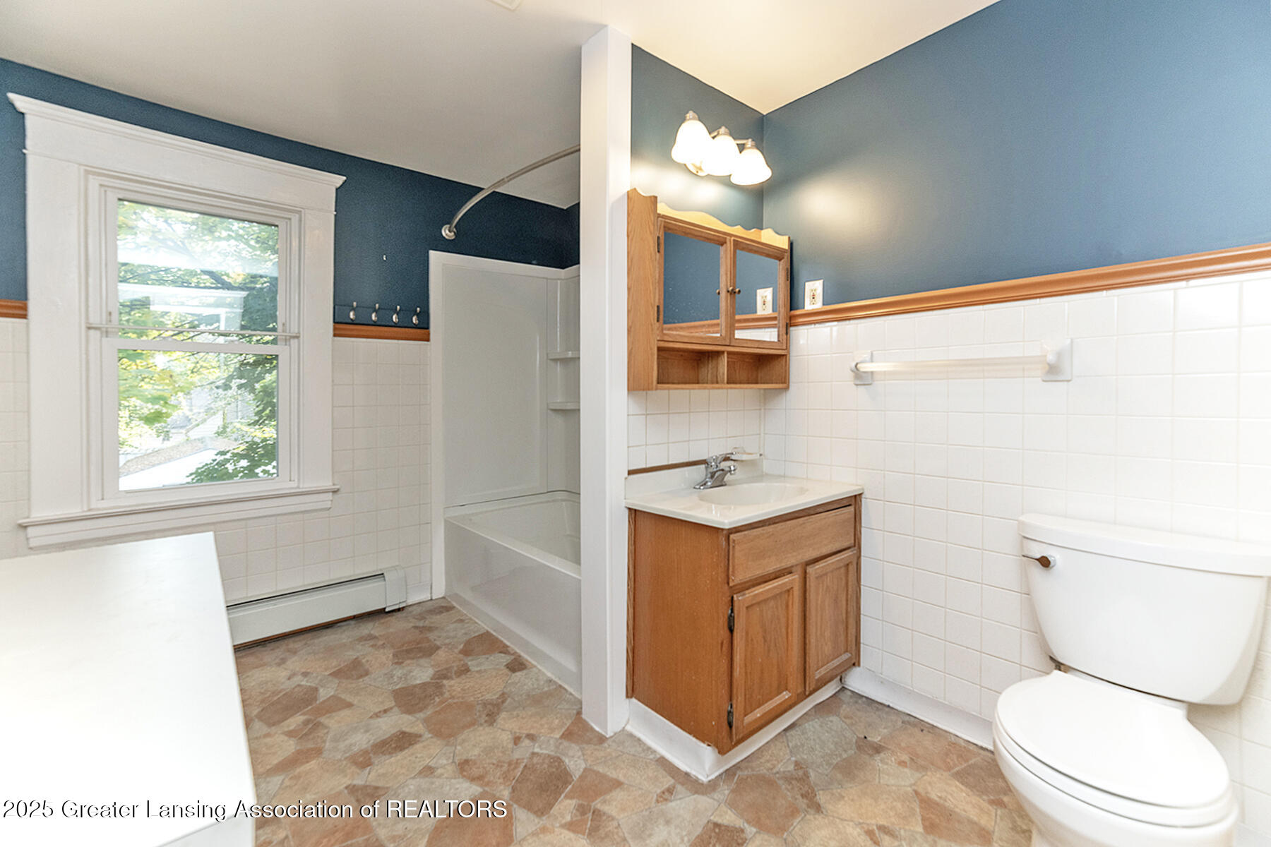 Lansing, Michigan 48915, United States, 4 Bedrooms Bedrooms, ,1 BathroomBathrooms,Residential,Active,236739