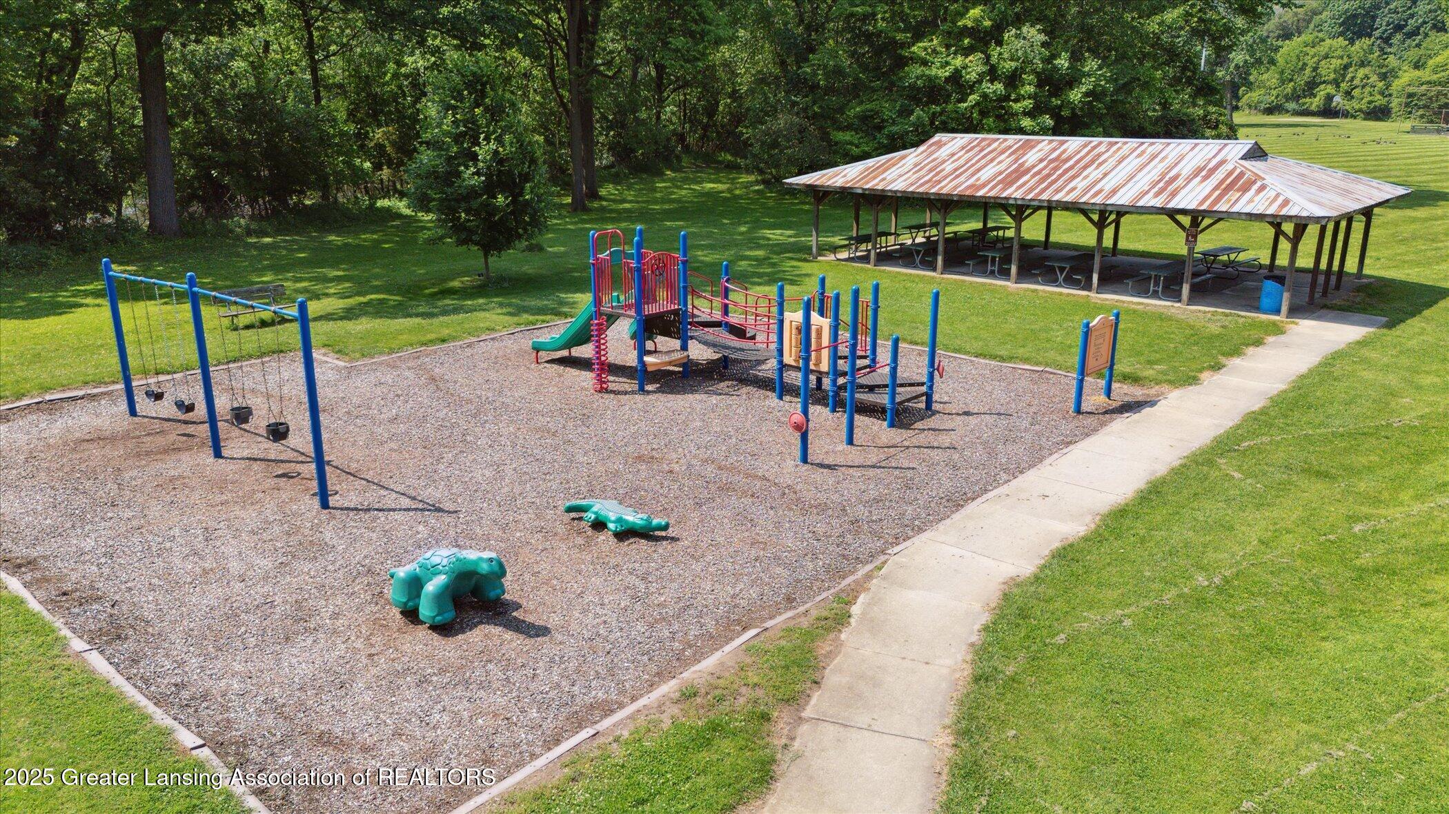 Lansing, Michigan 48906, United States, 3 Bedrooms Bedrooms, ,1 BathroomBathrooms,Residential,Active,141016