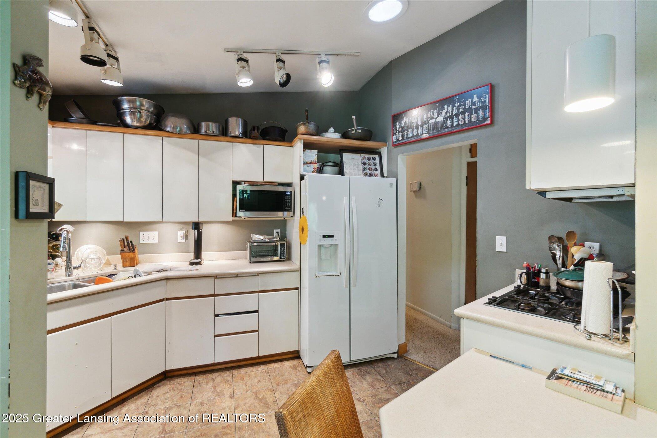 Lansing, Michigan 48906, United States, 3 Bedrooms Bedrooms, ,1 BathroomBathrooms,Residential,Active,141016