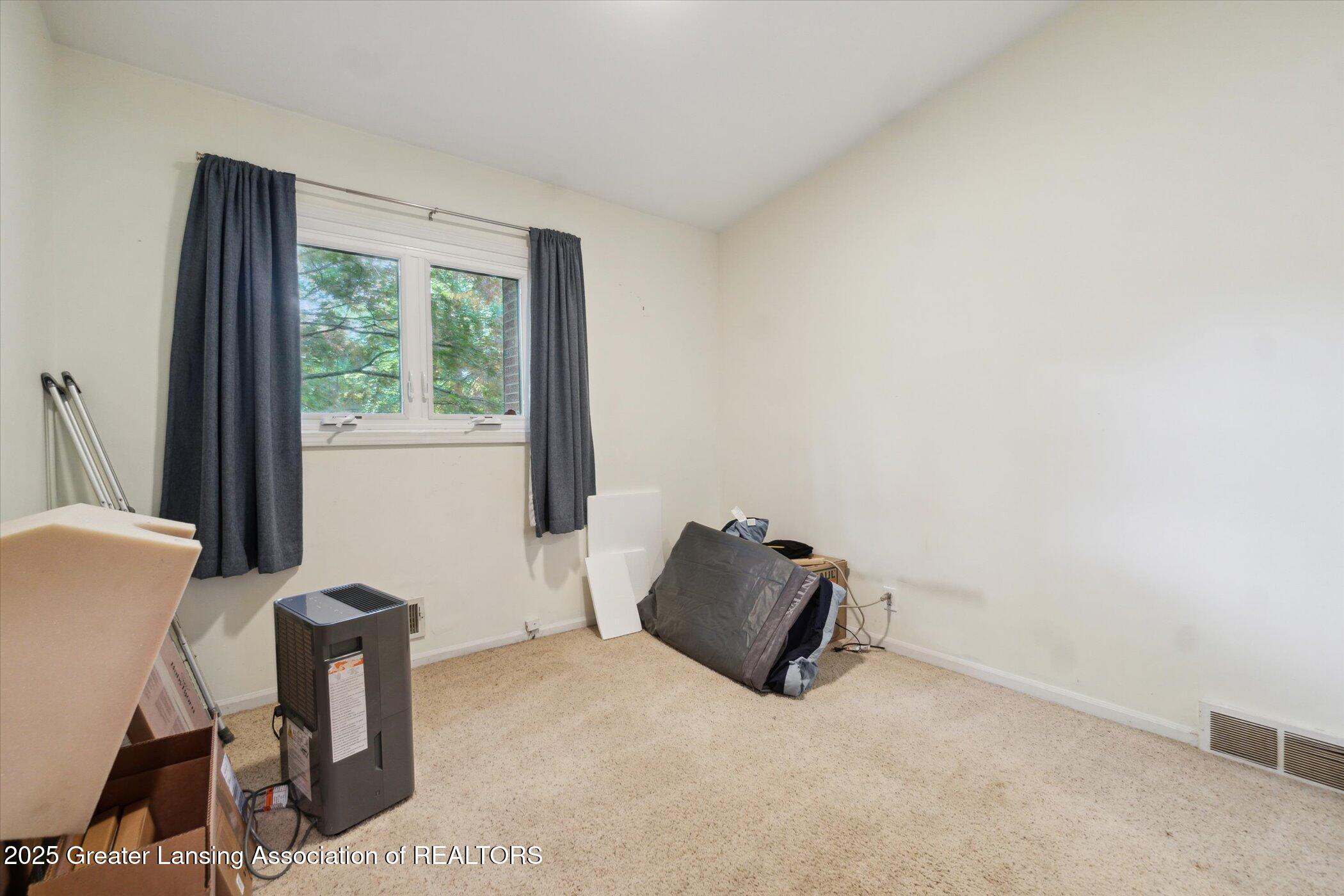 Lansing, Michigan 48906, United States, 3 Bedrooms Bedrooms, ,1 BathroomBathrooms,Residential,Active,141016