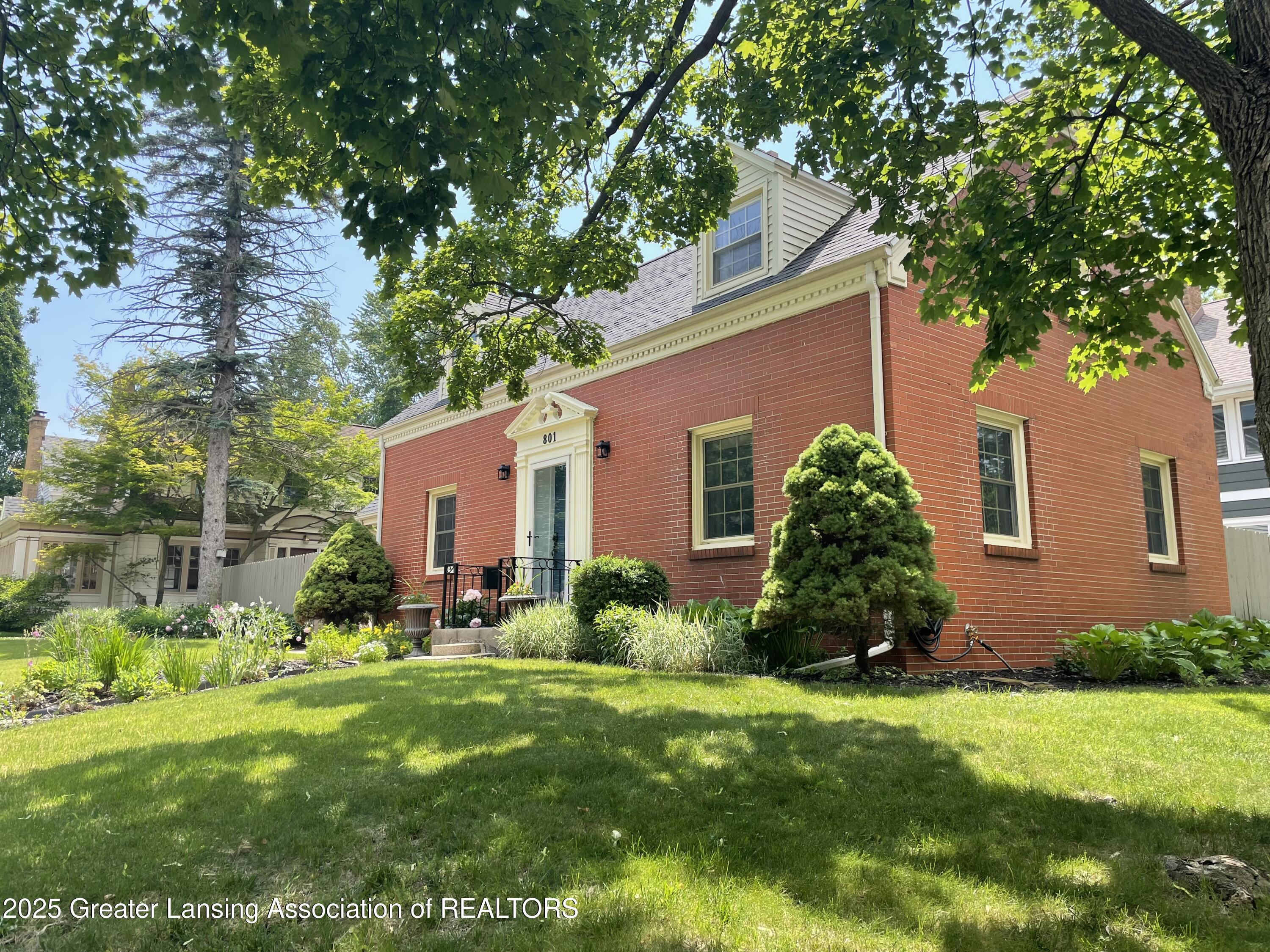 Lansing, Michigan 48910, United States, 3 Bedrooms Bedrooms, ,2 BathroomsBathrooms,Residential,Pending,151094