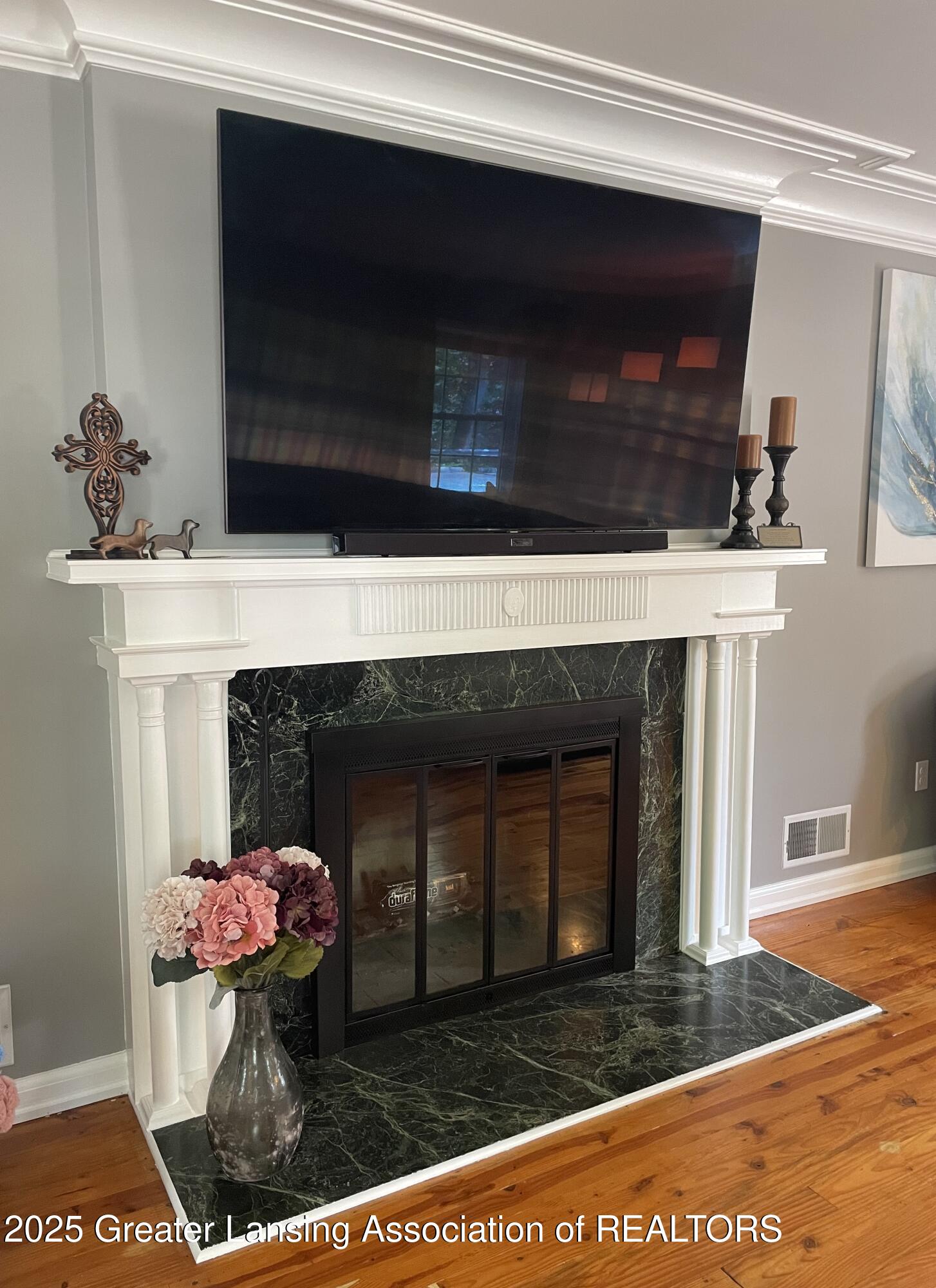 Lansing, Michigan 48910, United States, 3 Bedrooms Bedrooms, ,2 BathroomsBathrooms,Residential,Pending,151094