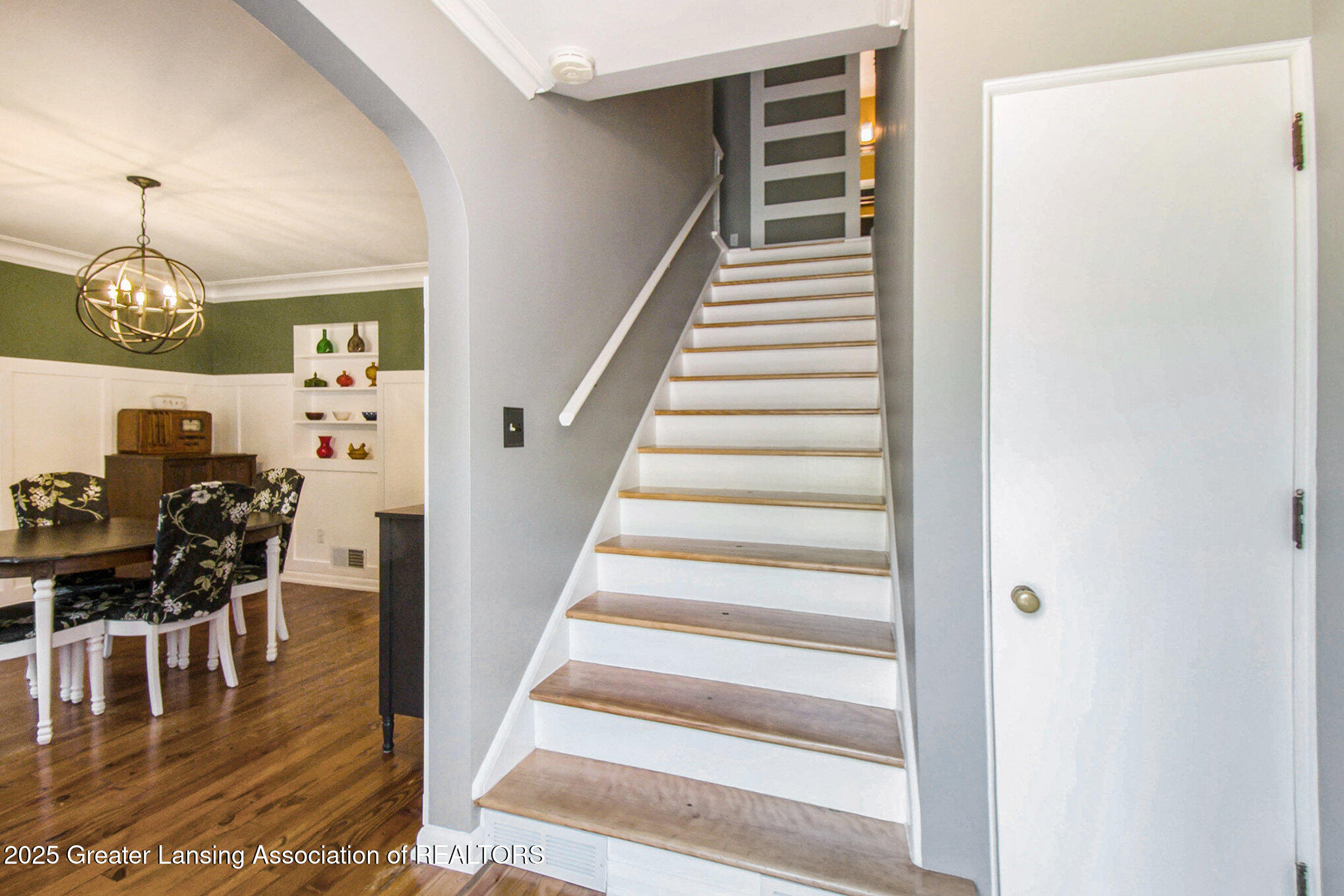 Lansing, Michigan 48910, United States, 3 Bedrooms Bedrooms, ,2 BathroomsBathrooms,Residential,Pending,151094