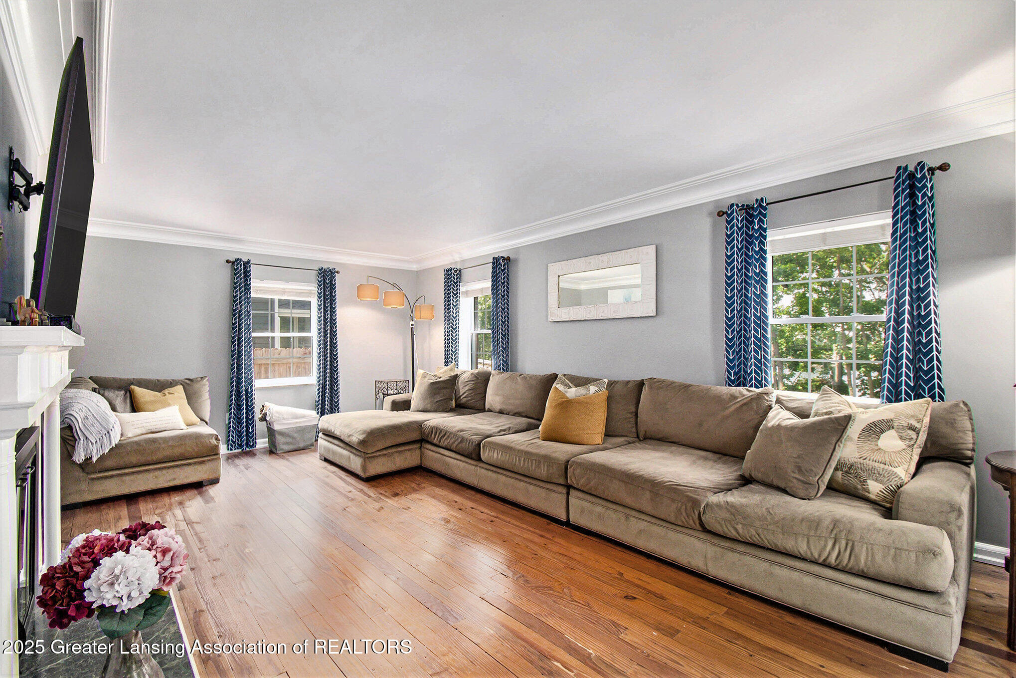 Lansing, Michigan 48910, United States, 3 Bedrooms Bedrooms, ,2 BathroomsBathrooms,Residential,Pending,151094