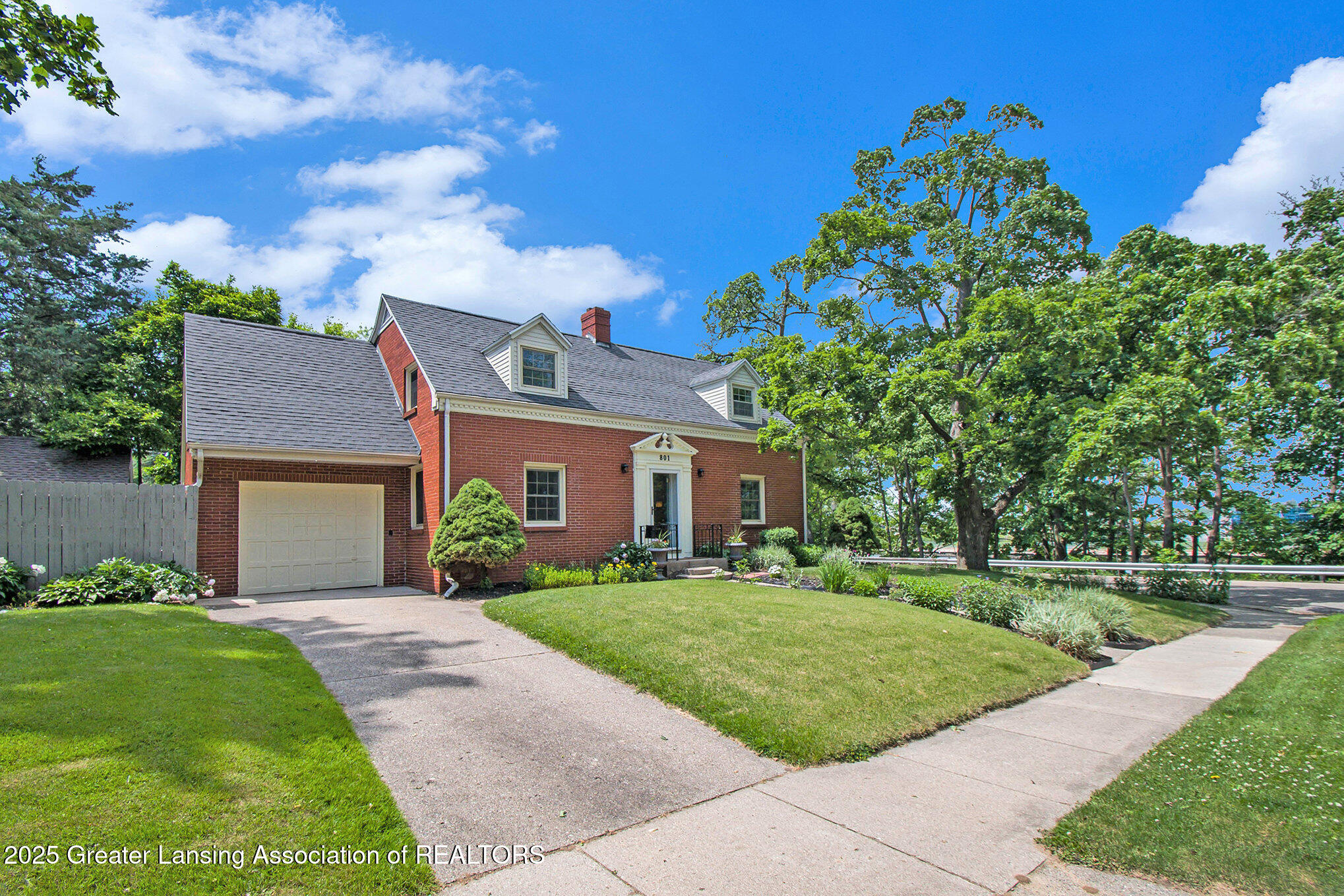 Lansing, Michigan 48910, United States, 3 Bedrooms Bedrooms, ,2 BathroomsBathrooms,Residential,Pending,151094