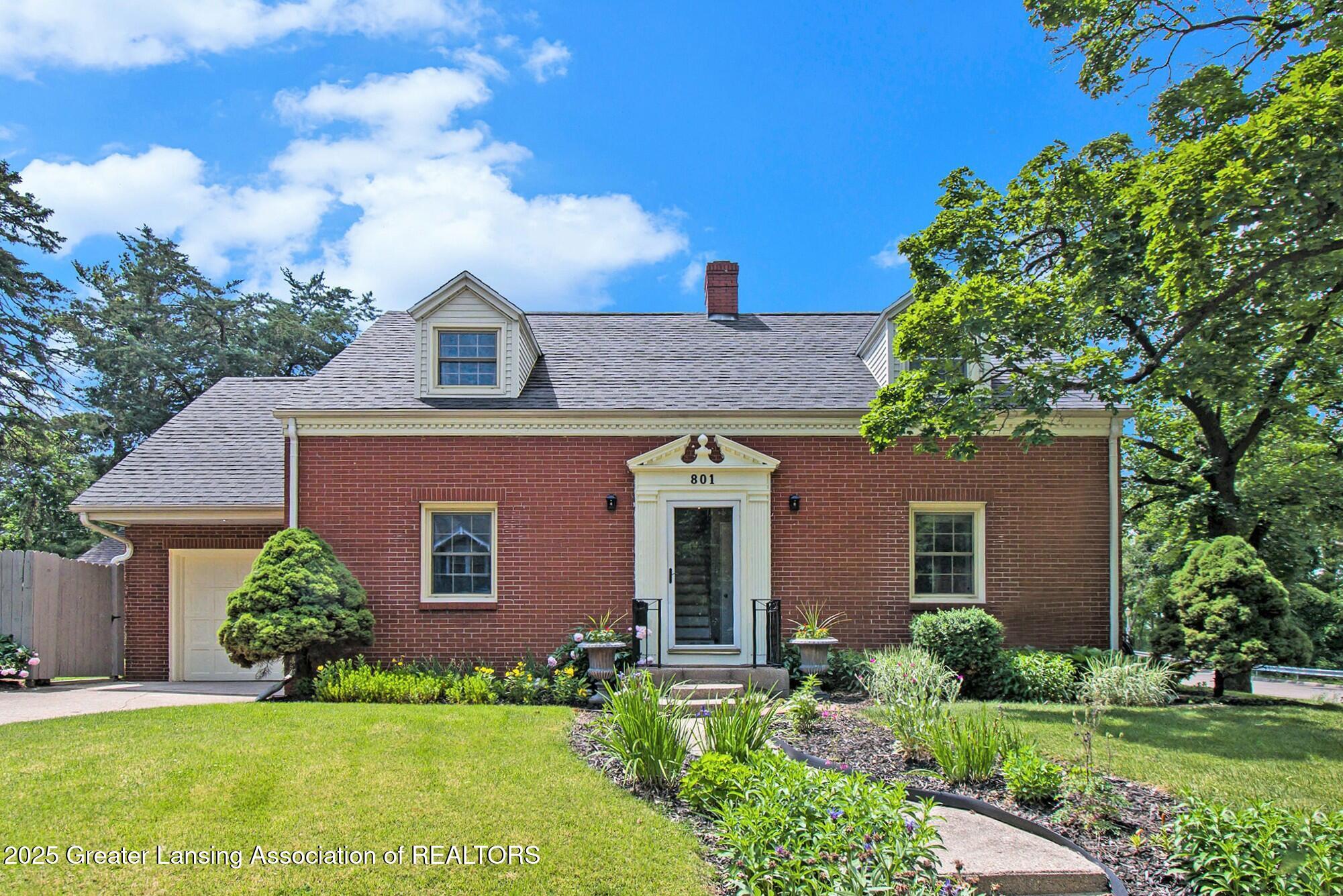 Lansing, Michigan 48910, United States, 3 Bedrooms Bedrooms, ,2 BathroomsBathrooms,Residential,Pending,151094