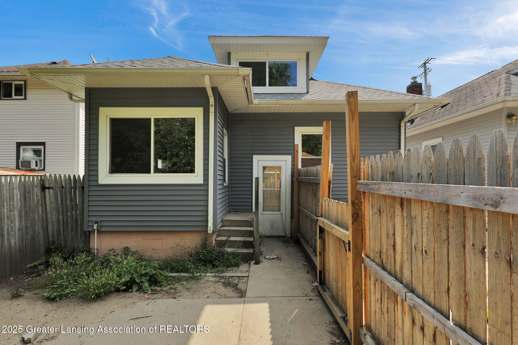 Lansing, Michigan 48910, United States, 3 Bedrooms Bedrooms, ,1 BathroomBathrooms,Residential,Active,194265