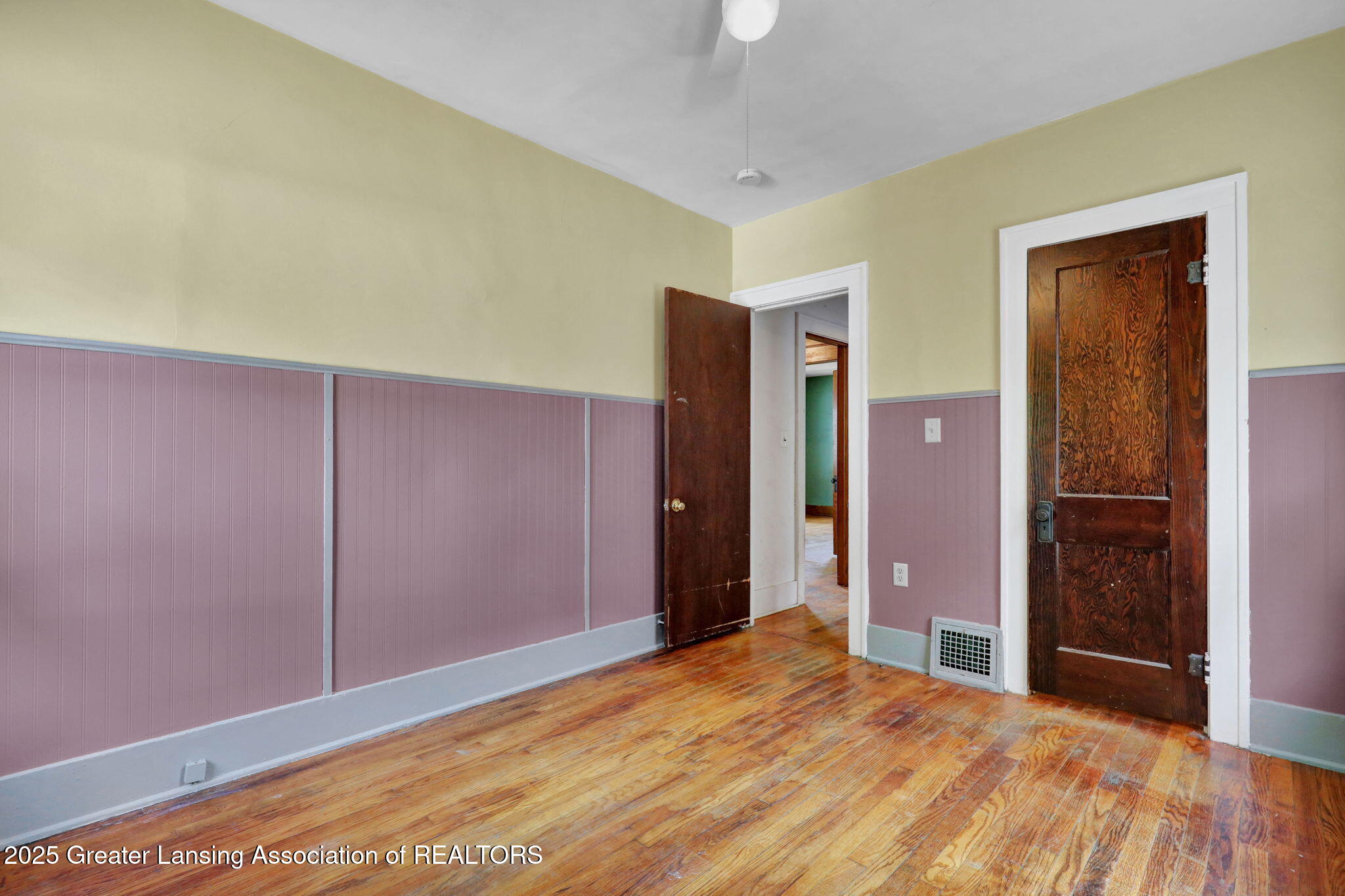 Lansing, Michigan 48910, United States, 3 Bedrooms Bedrooms, ,1 BathroomBathrooms,Residential,Active,194265