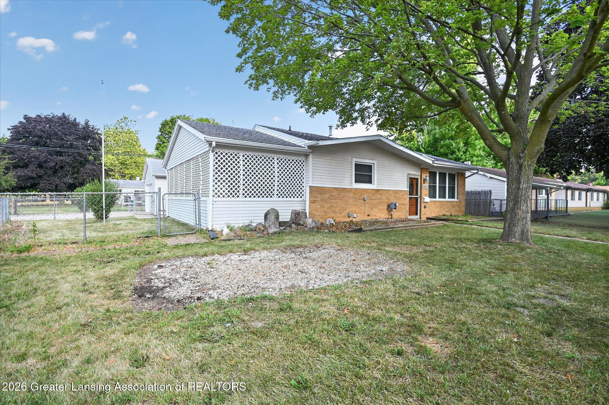 4424 Barclay - Photo 3