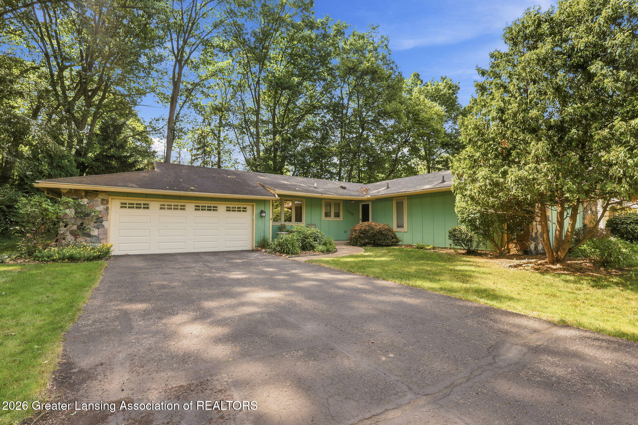 Photo 1 of 31 — 4763 Mohican Lane, Okemos, MI 48864