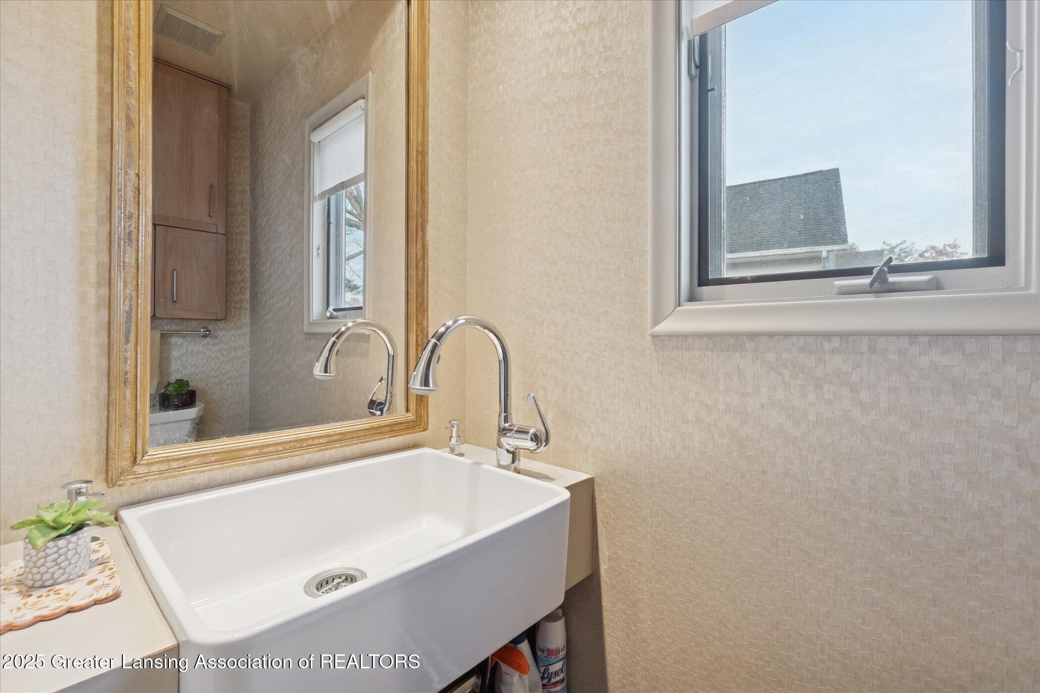 Lansing, Michigan 48911, United States, 3 Bedrooms Bedrooms, ,4 BathroomsBathrooms,Residential,Coming Soon,247539