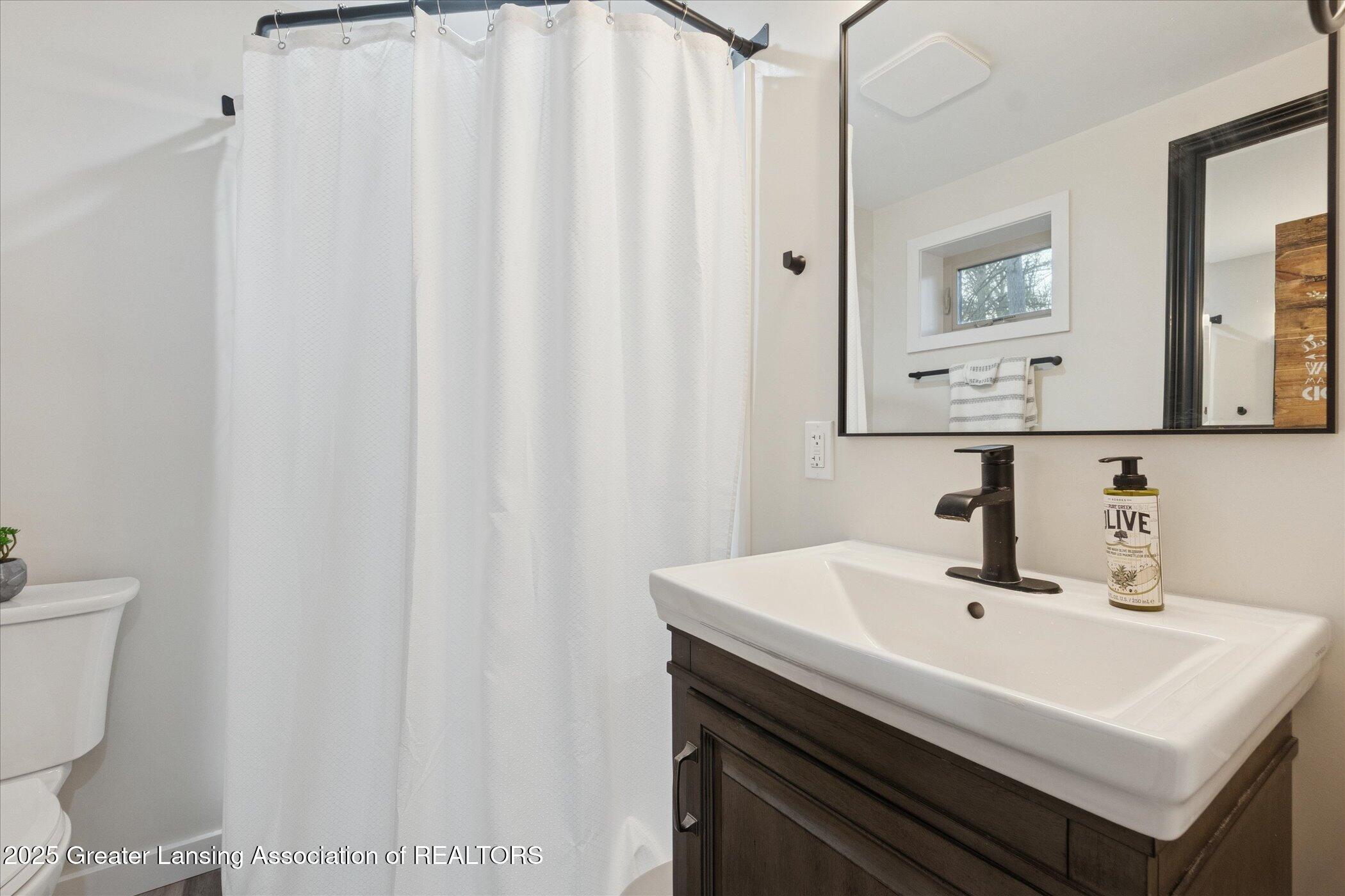 Lansing, Michigan 48911, United States, 3 Bedrooms Bedrooms, ,4 BathroomsBathrooms,Residential,Coming Soon,247539