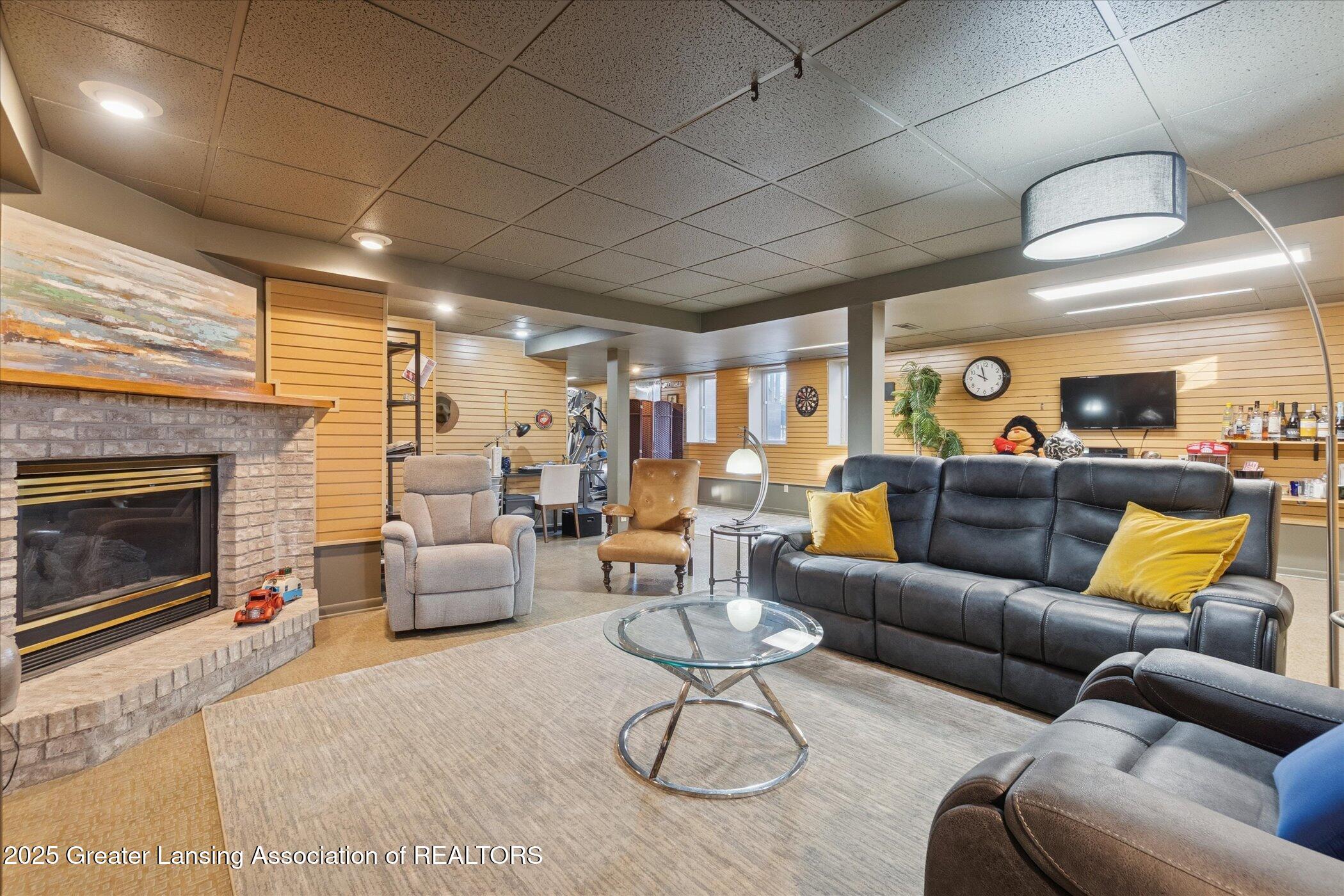 Lansing, Michigan 48911, United States, 3 Bedrooms Bedrooms, ,4 BathroomsBathrooms,Residential,Coming Soon,247539