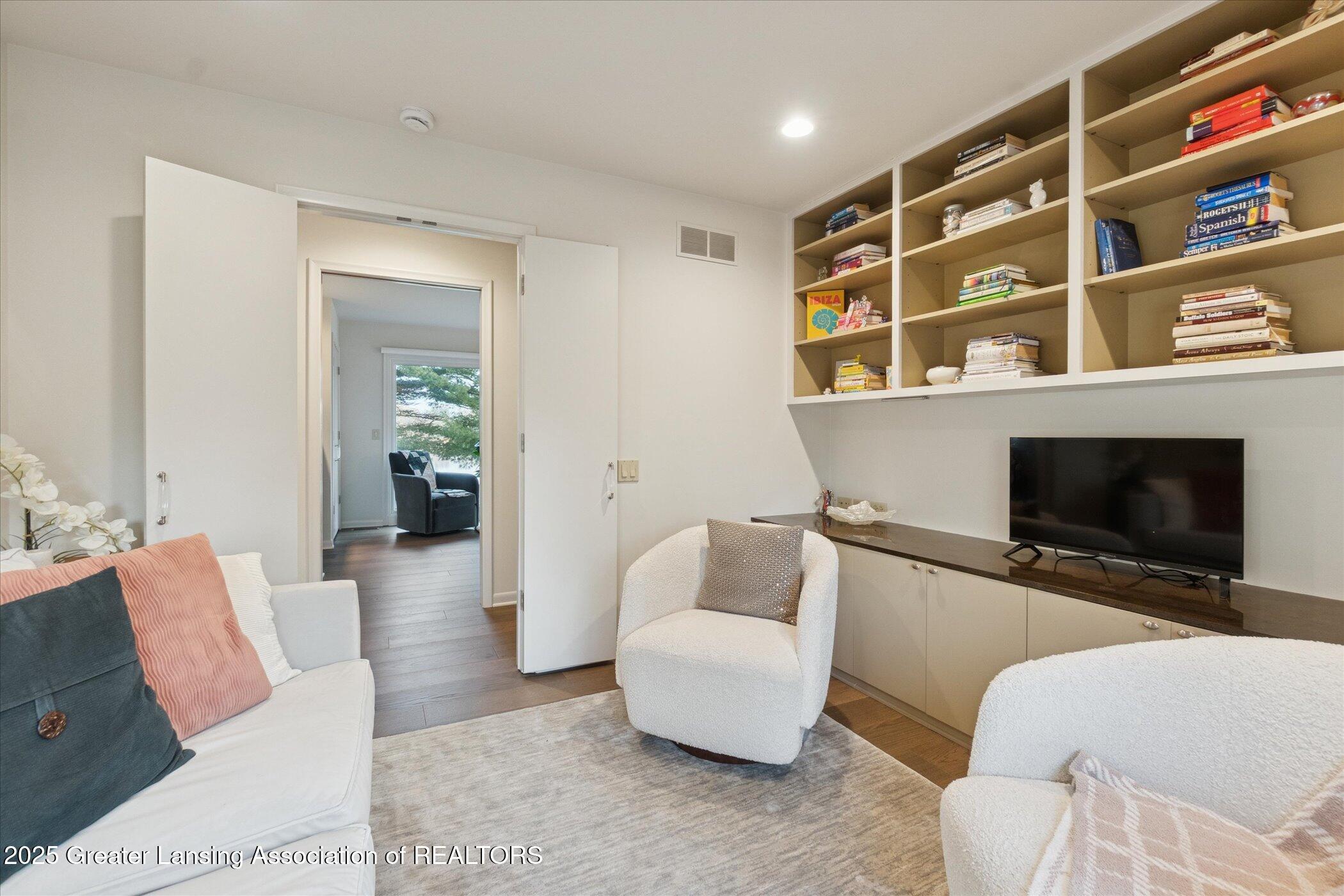 Lansing, Michigan 48911, United States, 3 Bedrooms Bedrooms, ,4 BathroomsBathrooms,Residential,Coming Soon,247539