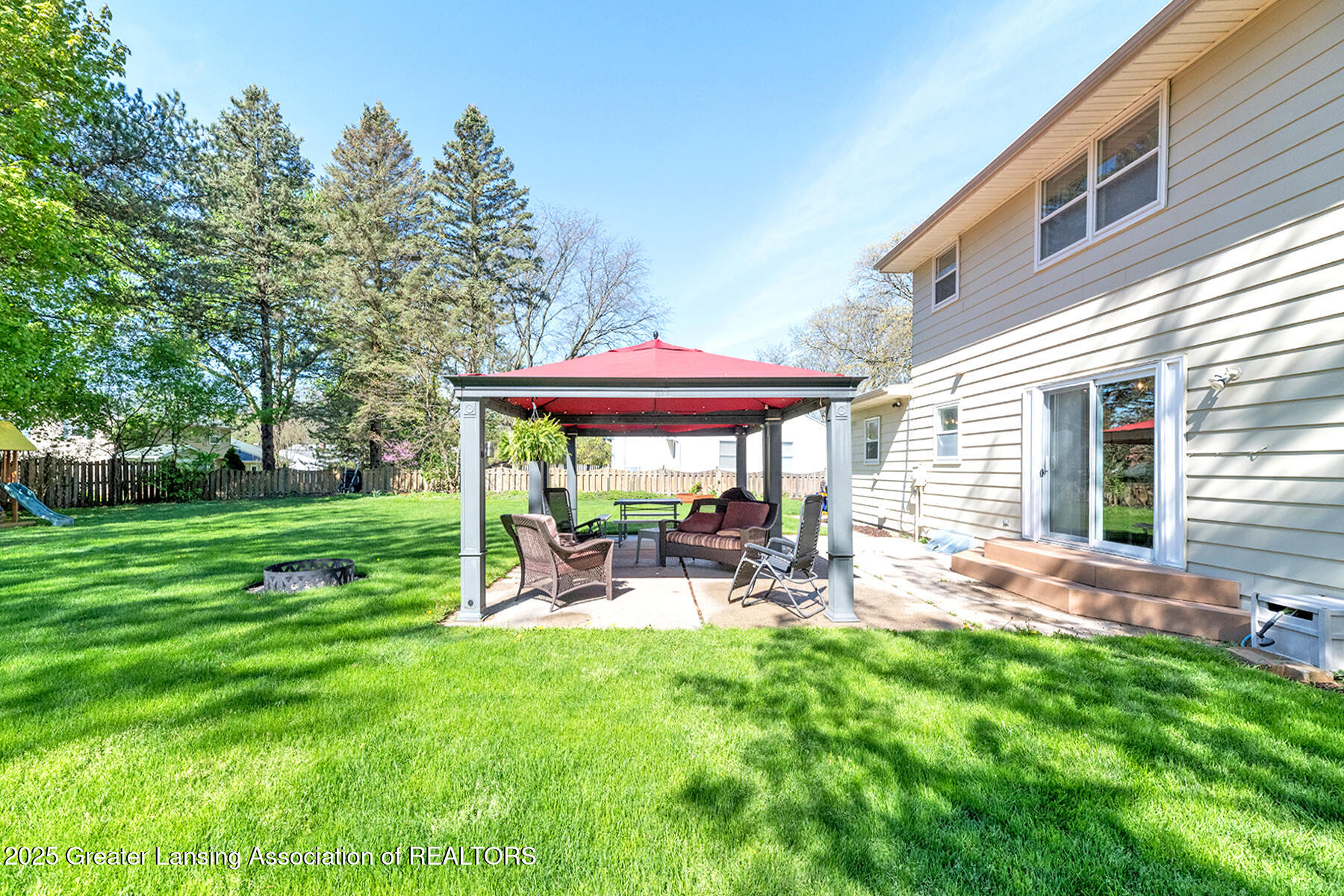 East Lansing, Michigan 48823, United States, 5 Bedrooms Bedrooms, ,3 BathroomsBathrooms,Residential,Pending,126928