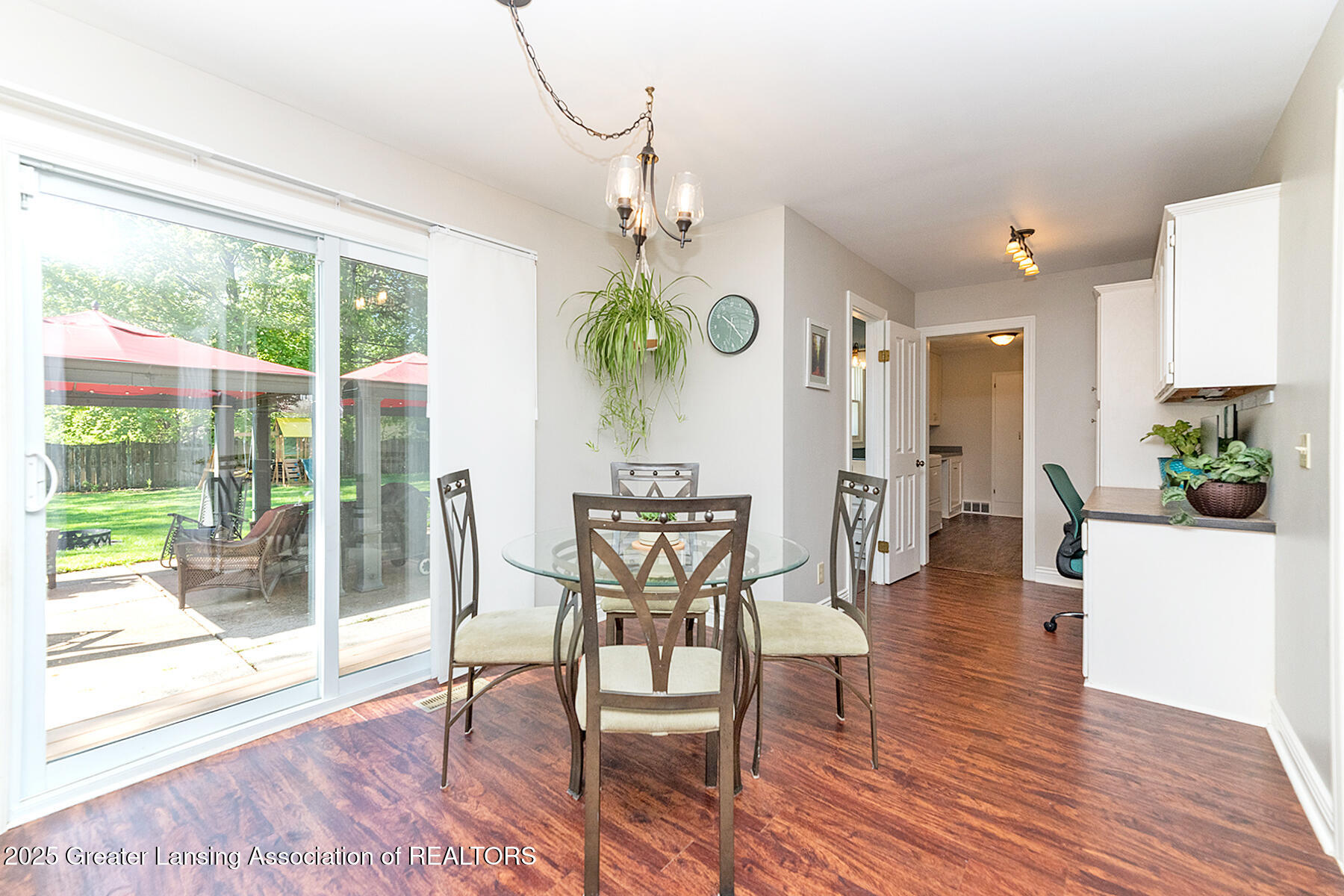 East Lansing, Michigan 48823, United States, 5 Bedrooms Bedrooms, ,3 BathroomsBathrooms,Residential,Pending,126928