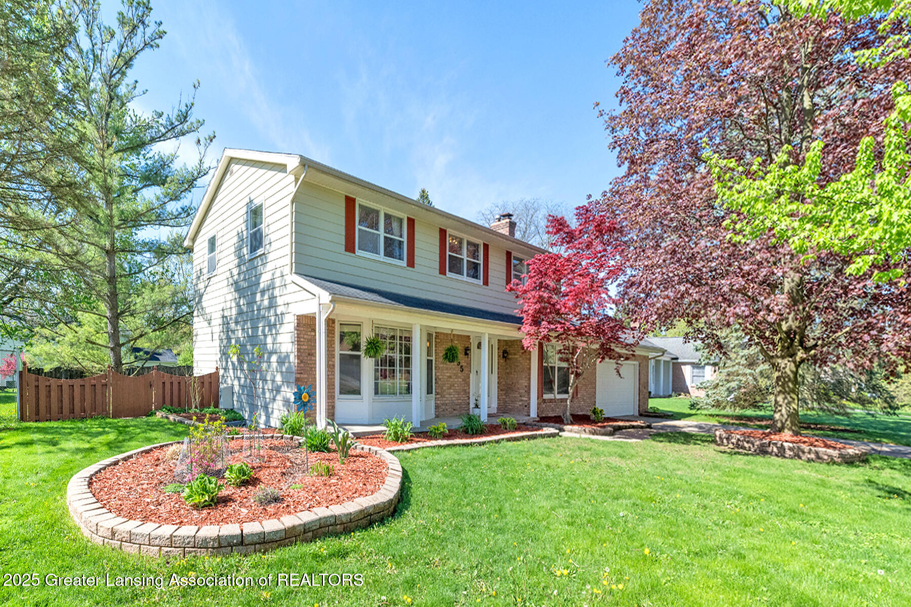 East Lansing, Michigan 48823, United States, 5 Bedrooms Bedrooms, ,3 BathroomsBathrooms,Residential,Pending,126928