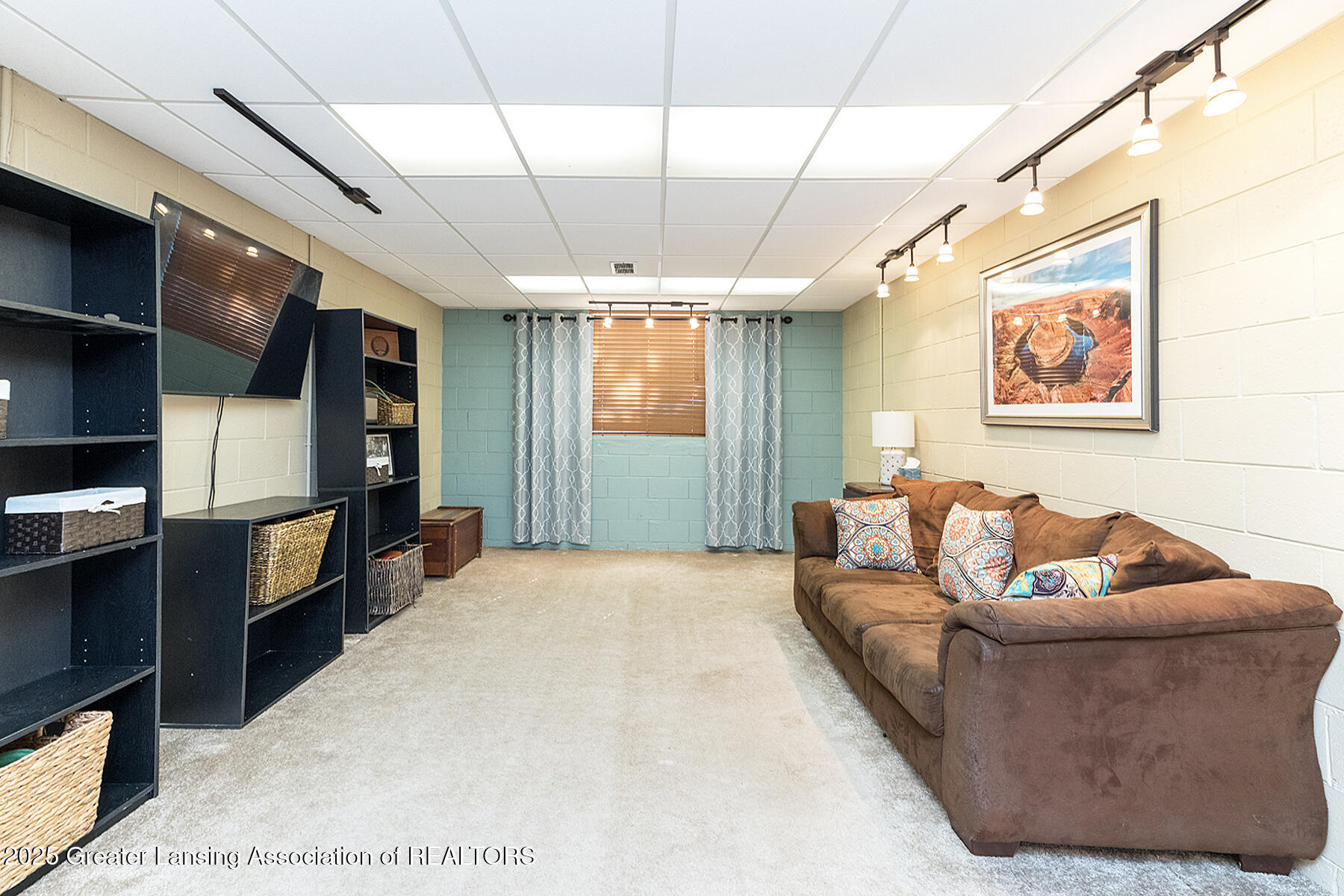 East Lansing, Michigan 48823, United States, 5 Bedrooms Bedrooms, ,3 BathroomsBathrooms,Residential,Pending,126928