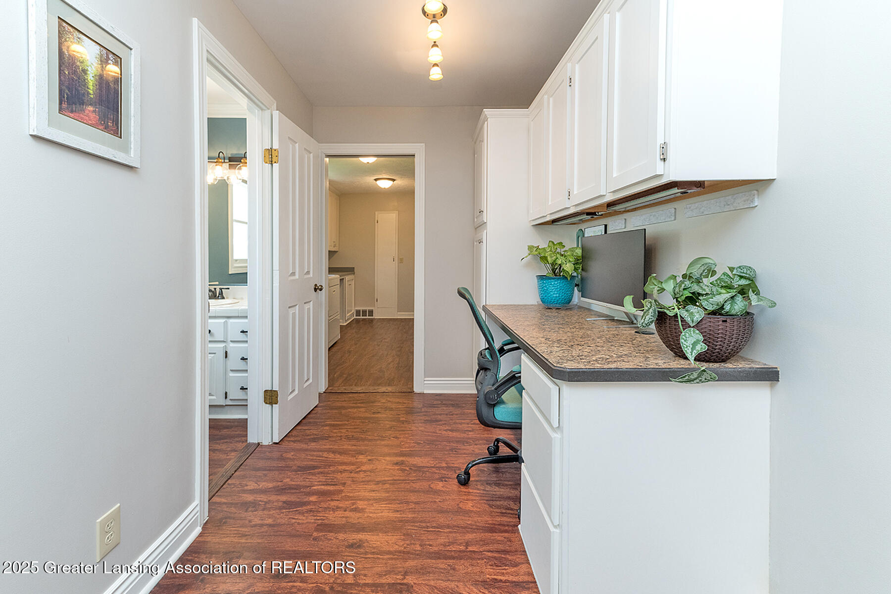 East Lansing, Michigan 48823, United States, 5 Bedrooms Bedrooms, ,3 BathroomsBathrooms,Residential,Pending,126928