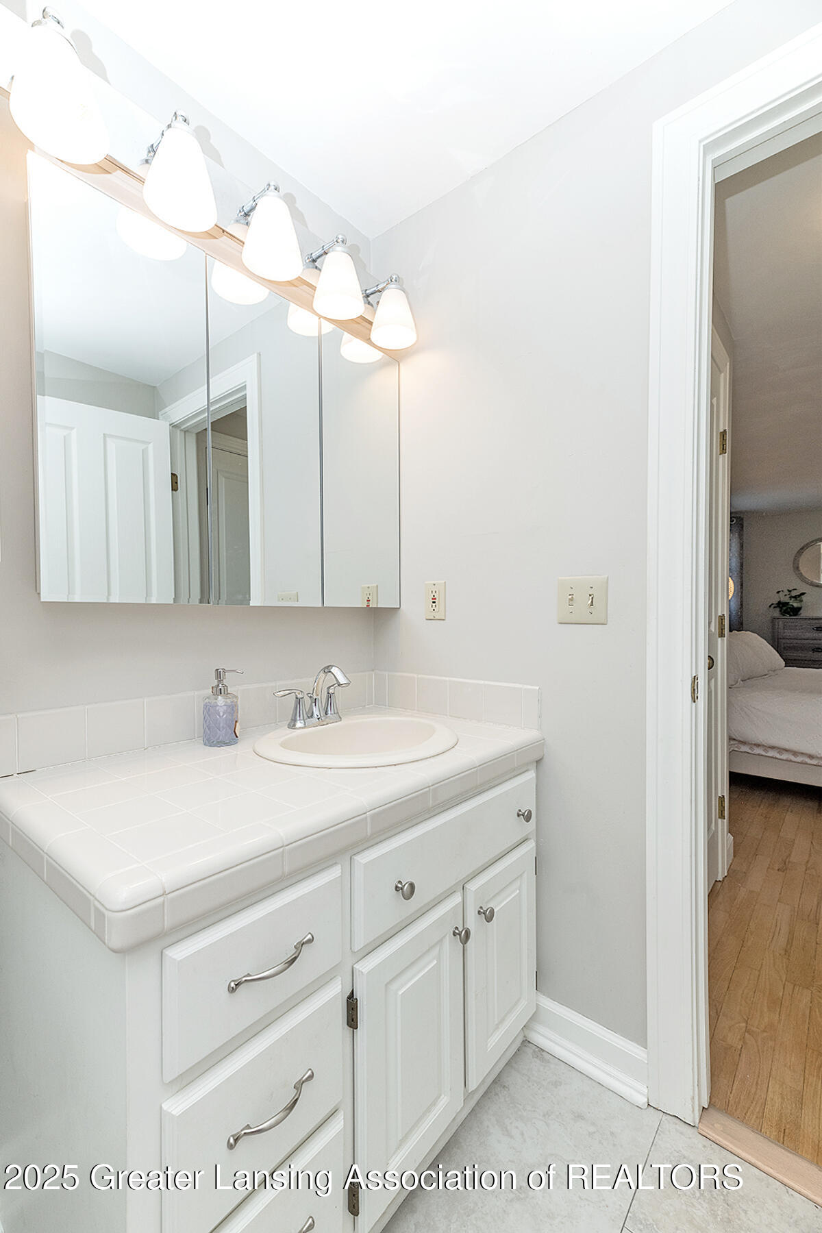 East Lansing, Michigan 48823, United States, 5 Bedrooms Bedrooms, ,3 BathroomsBathrooms,Residential,Pending,126928