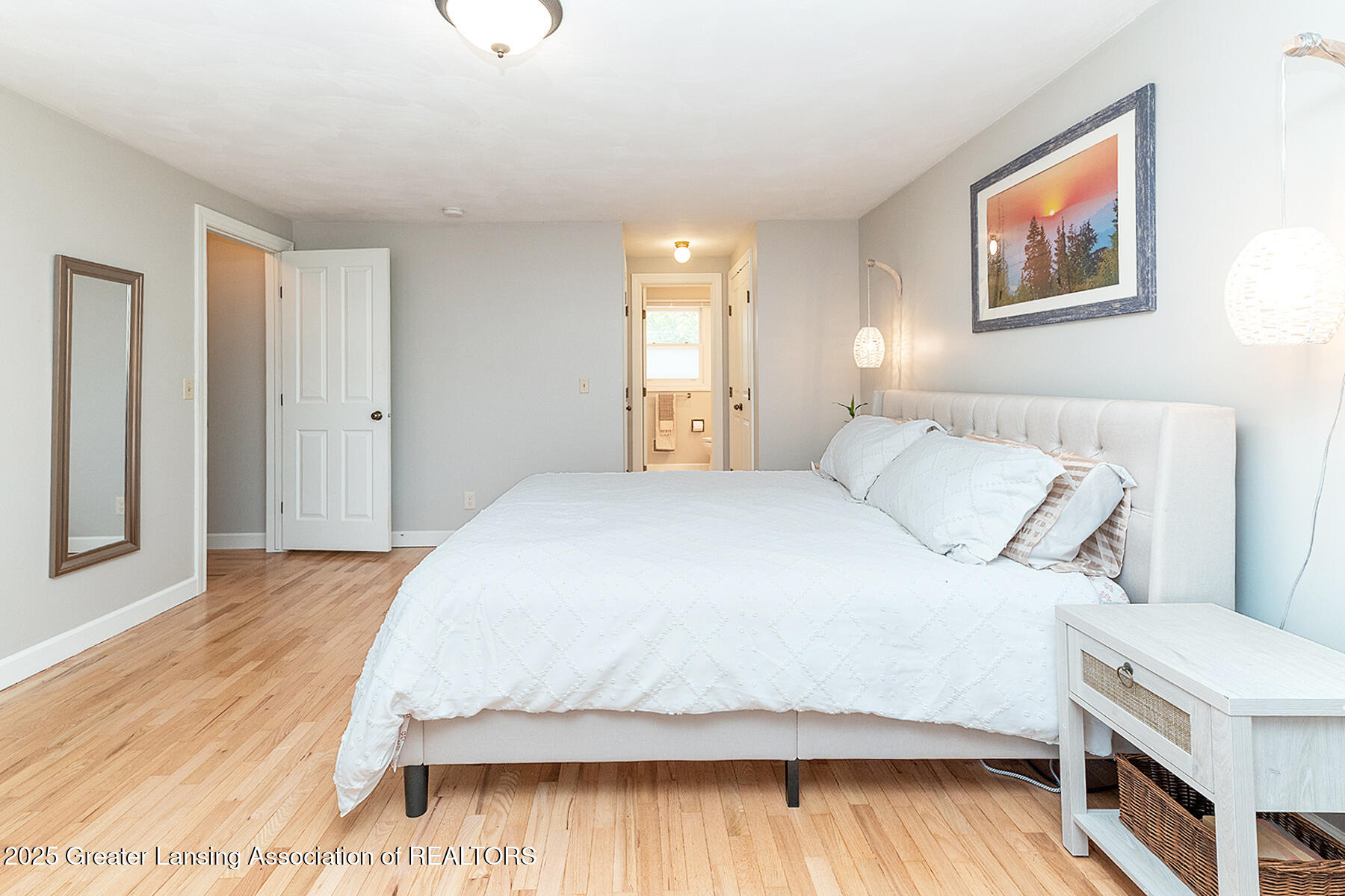 East Lansing, Michigan 48823, United States, 5 Bedrooms Bedrooms, ,3 BathroomsBathrooms,Residential,Pending,126928