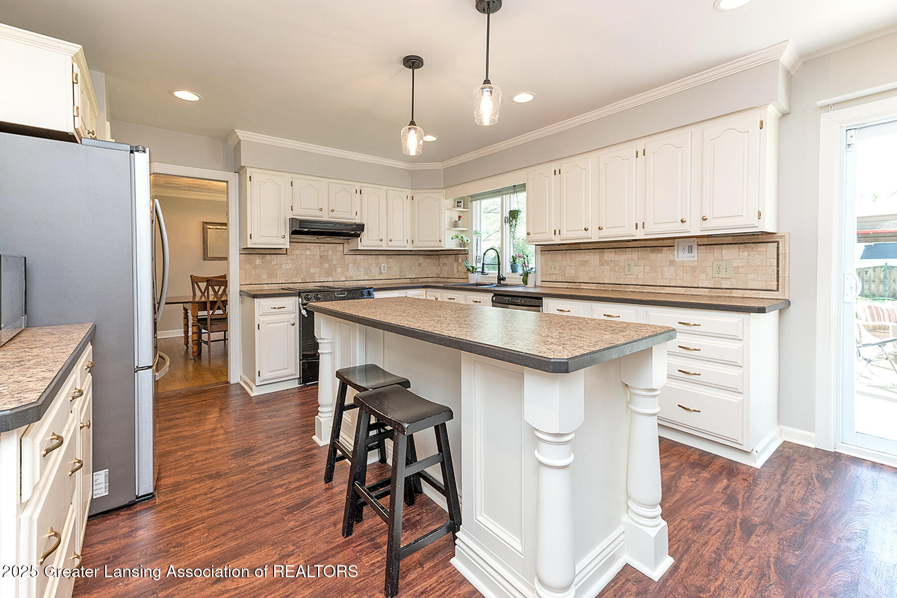 East Lansing, Michigan 48823, United States, 5 Bedrooms Bedrooms, ,3 BathroomsBathrooms,Residential,Pending,126928