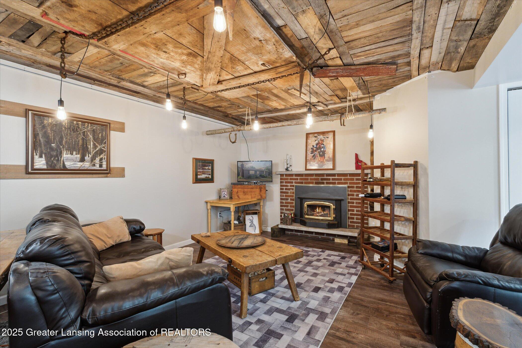 Howard City, Michigan 49329, United States, 3 Bedrooms Bedrooms, ,2 BathroomsBathrooms,Residential,Active,168180