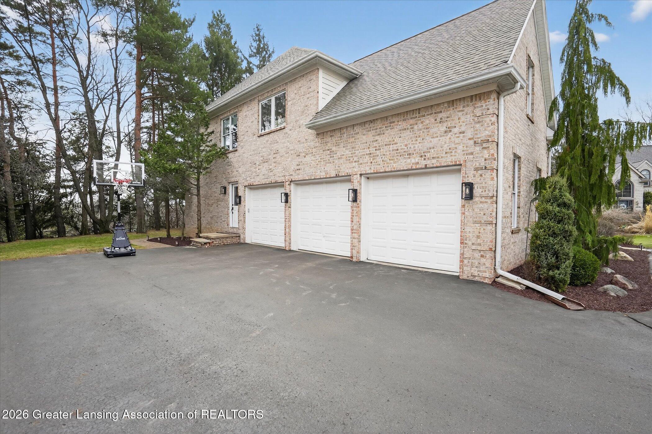 East Lansing, Michigan, 48823, United States, 6 Bedrooms Bedrooms, ,6 BathroomsBathrooms,Residential,Active,2031756