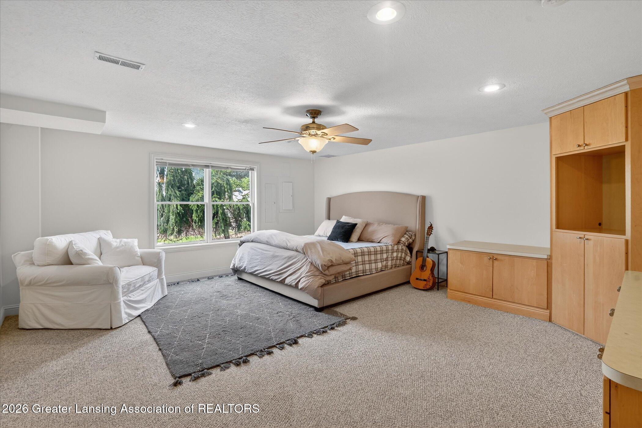 East Lansing, Michigan, 48823, United States, 6 Bedrooms Bedrooms, ,6 BathroomsBathrooms,Residential,Active,2031756