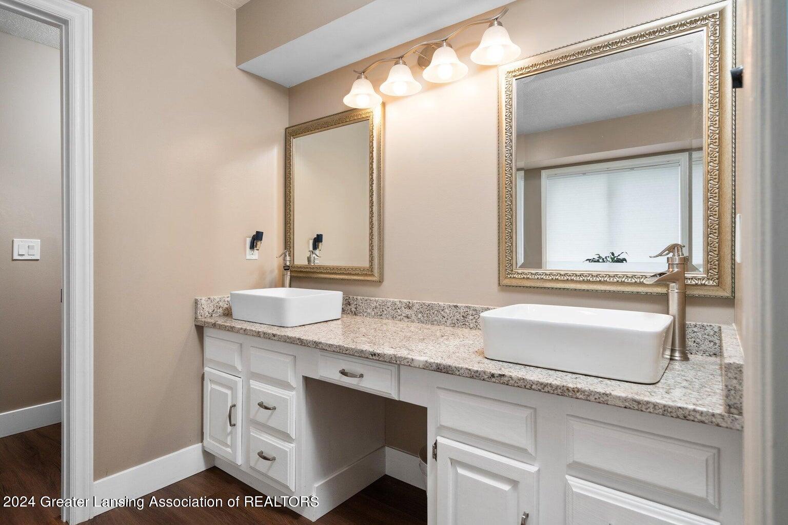 Okemos, Michigan 48864, United States, 4 Bedrooms Bedrooms, ,5 BathroomsBathrooms,Residential,Active,60186