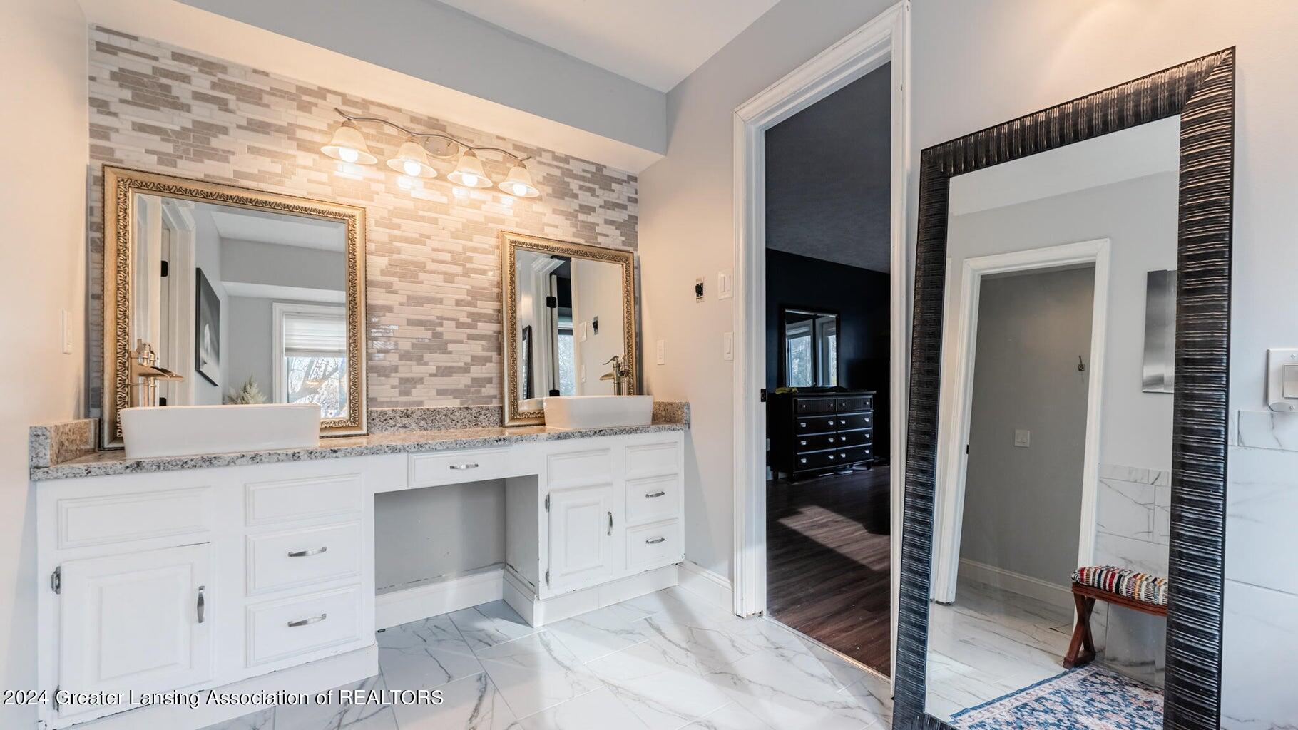 Okemos, Michigan 48864, United States, 4 Bedrooms Bedrooms, ,5 BathroomsBathrooms,Residential,Active,60186