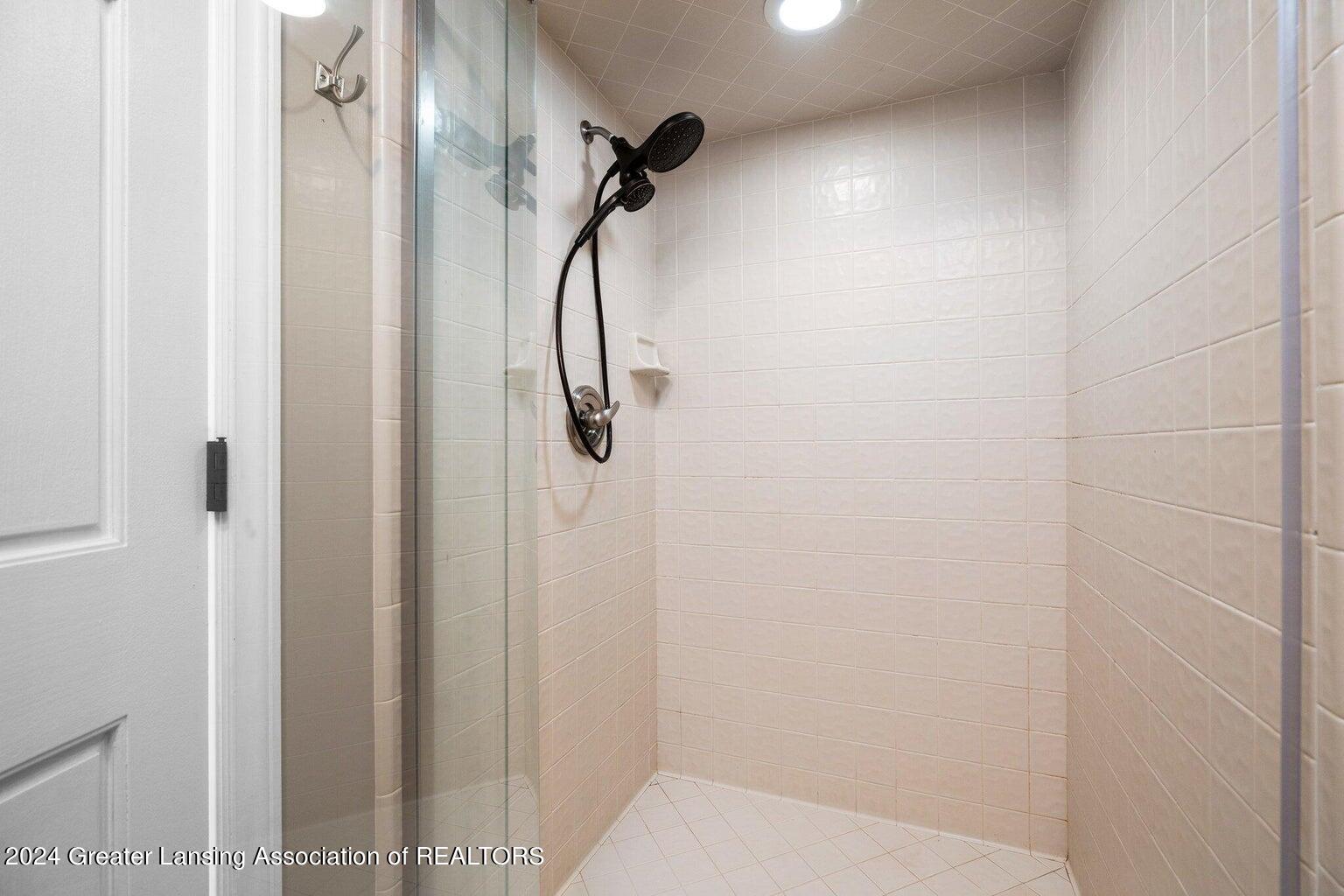 Okemos, Michigan 48864, United States, 4 Bedrooms Bedrooms, ,5 BathroomsBathrooms,Residential,Active,60186