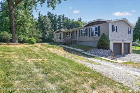 Photo for 13998 Center Road
